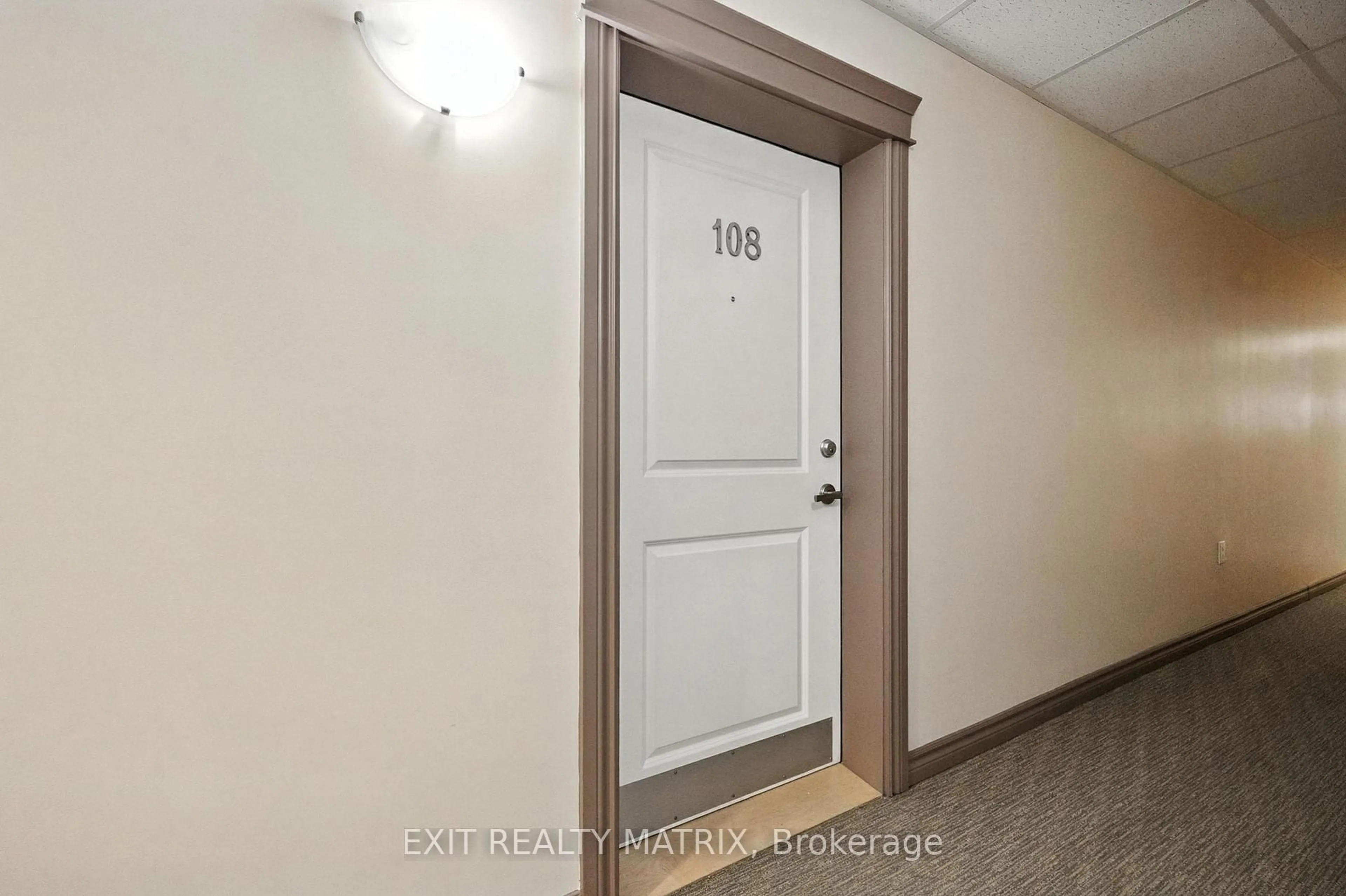 Indoor entryway for 141 Potts Private #108, Ottawa Ontario K4A 0X9