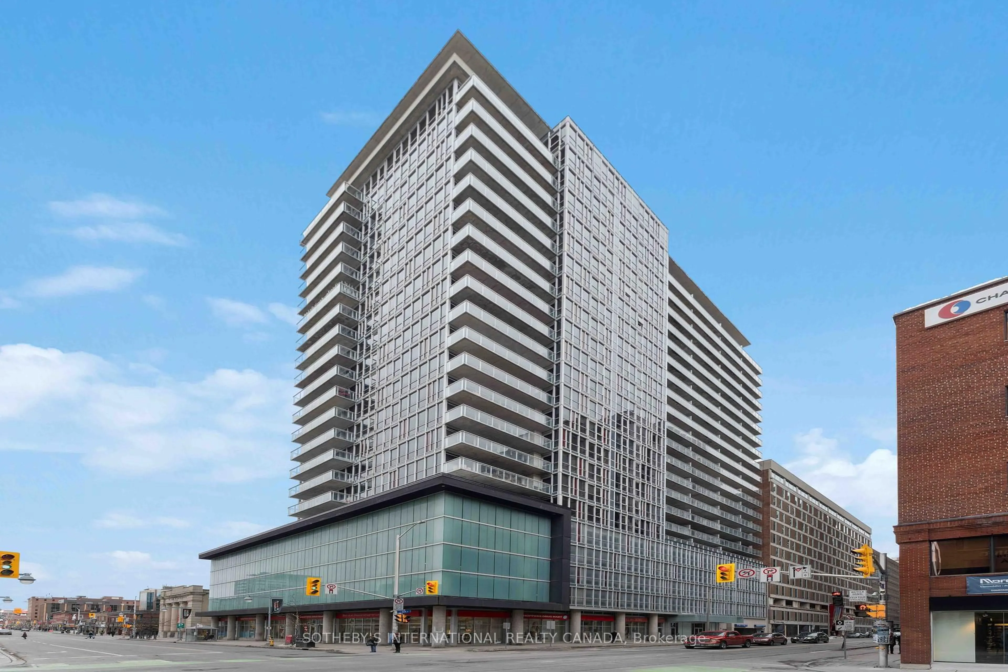 Indoor foyer for 324 Laurier Ave #1308, Ottawa Ontario K1P 0A4