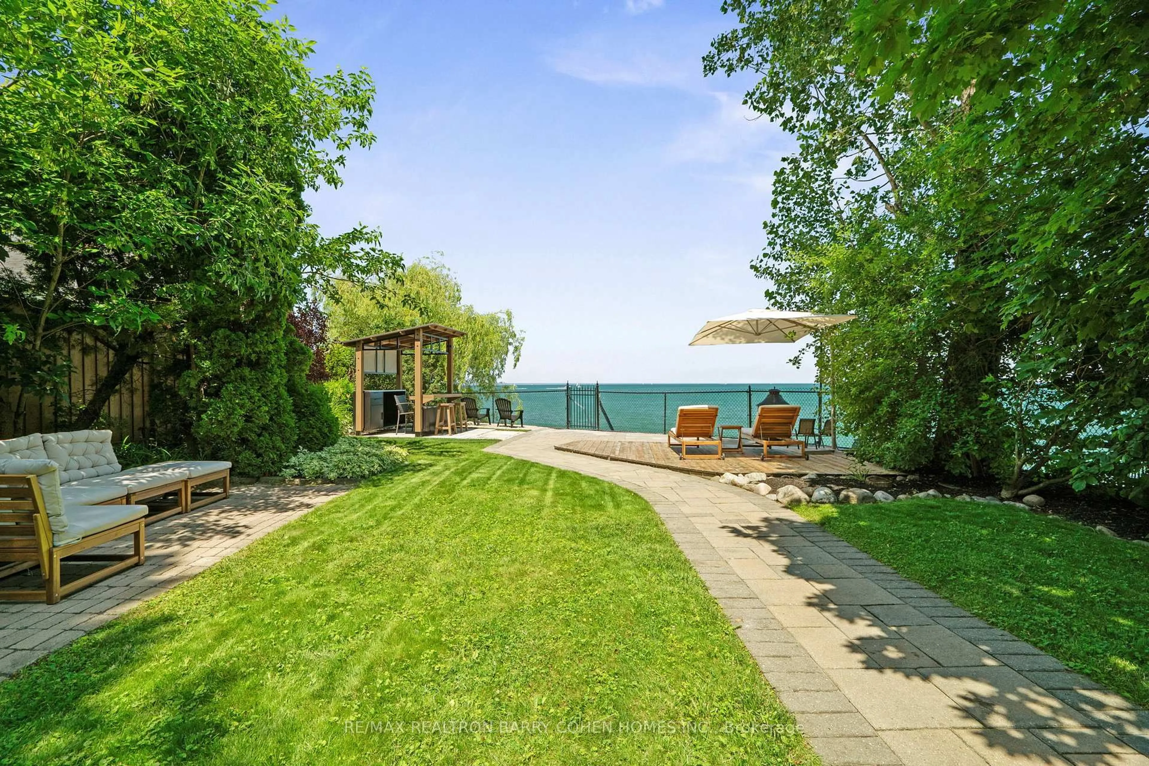 Patio, water/lake/river/ocean view for 16 Lakeshore Dr, Hamilton Ontario L8E 5C6