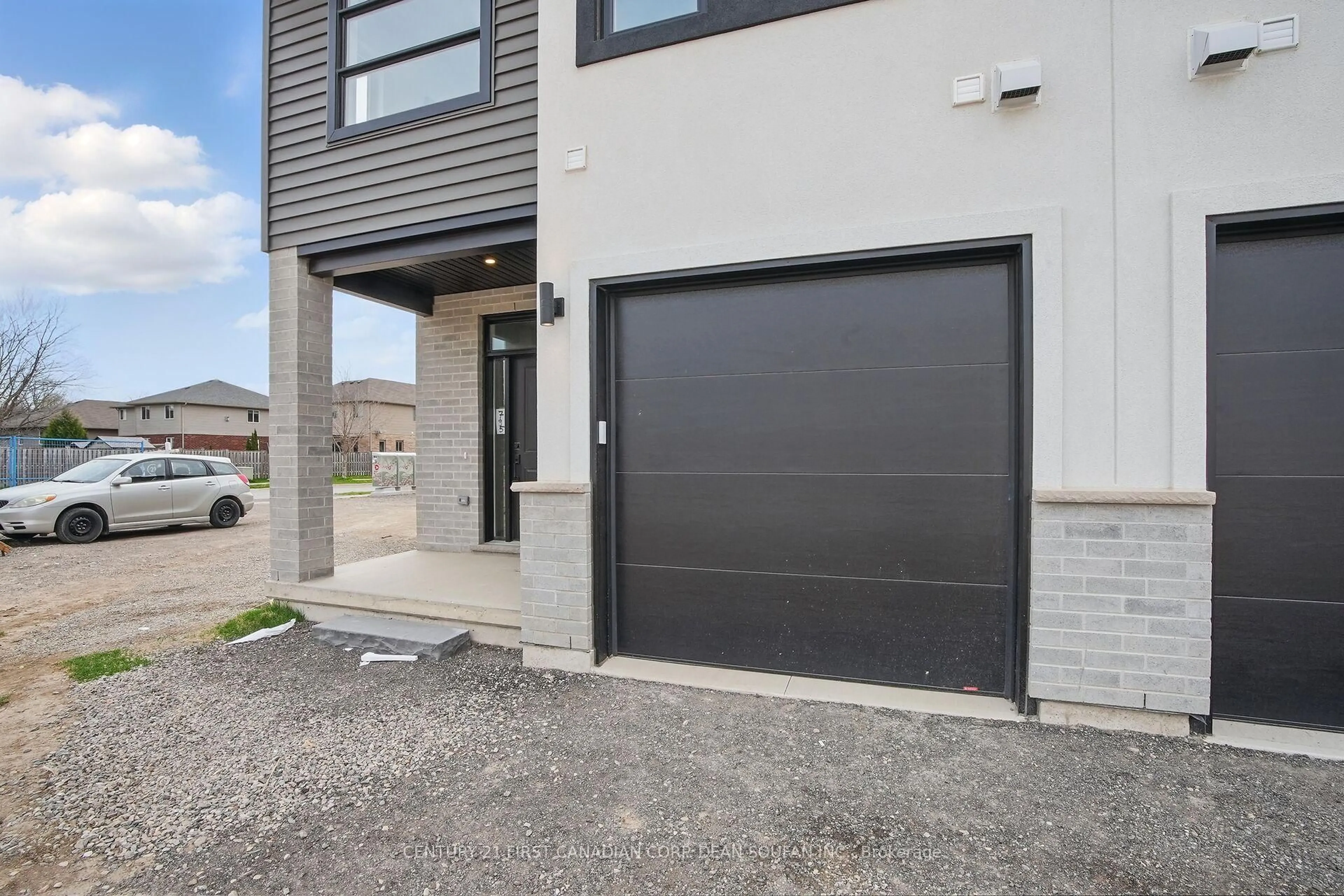 Unknown for 795 CATALPA Sq, London North Ontario N6G 5B1