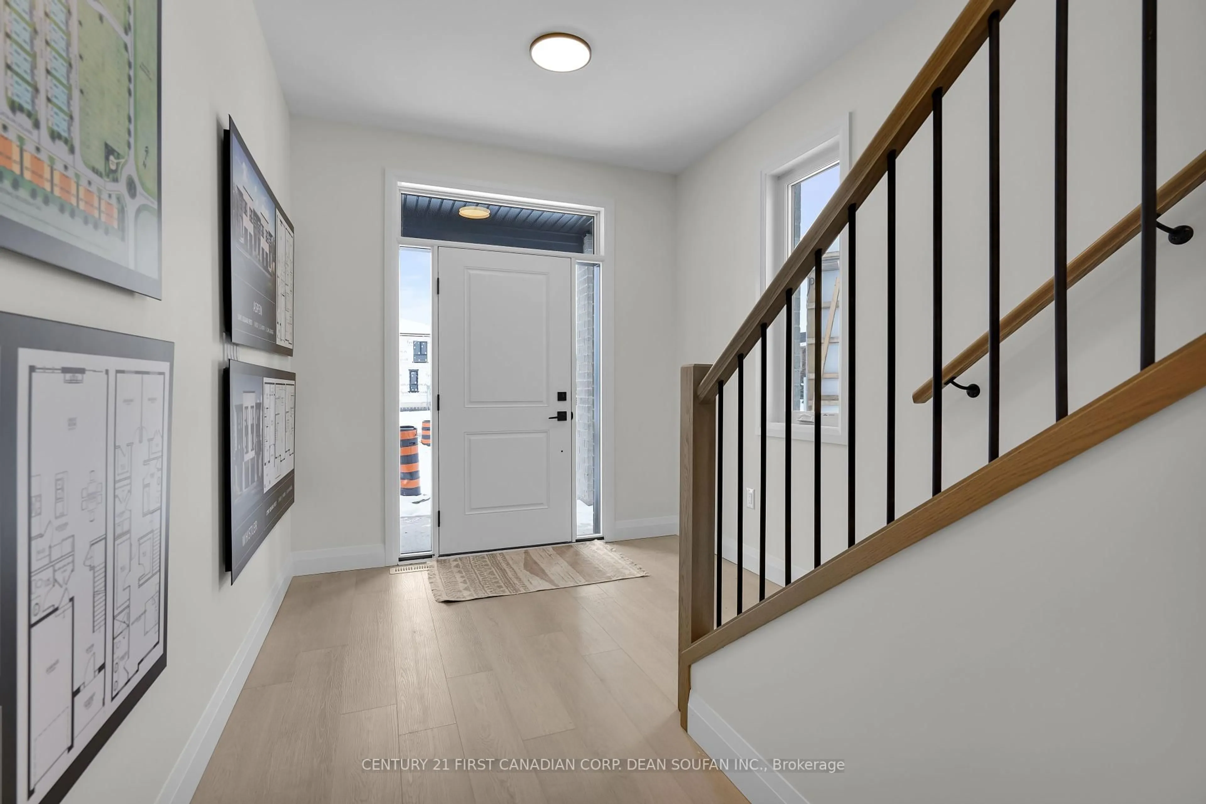 Indoor entryway for 795 CATALPA Sq, London North Ontario N6G 5B1