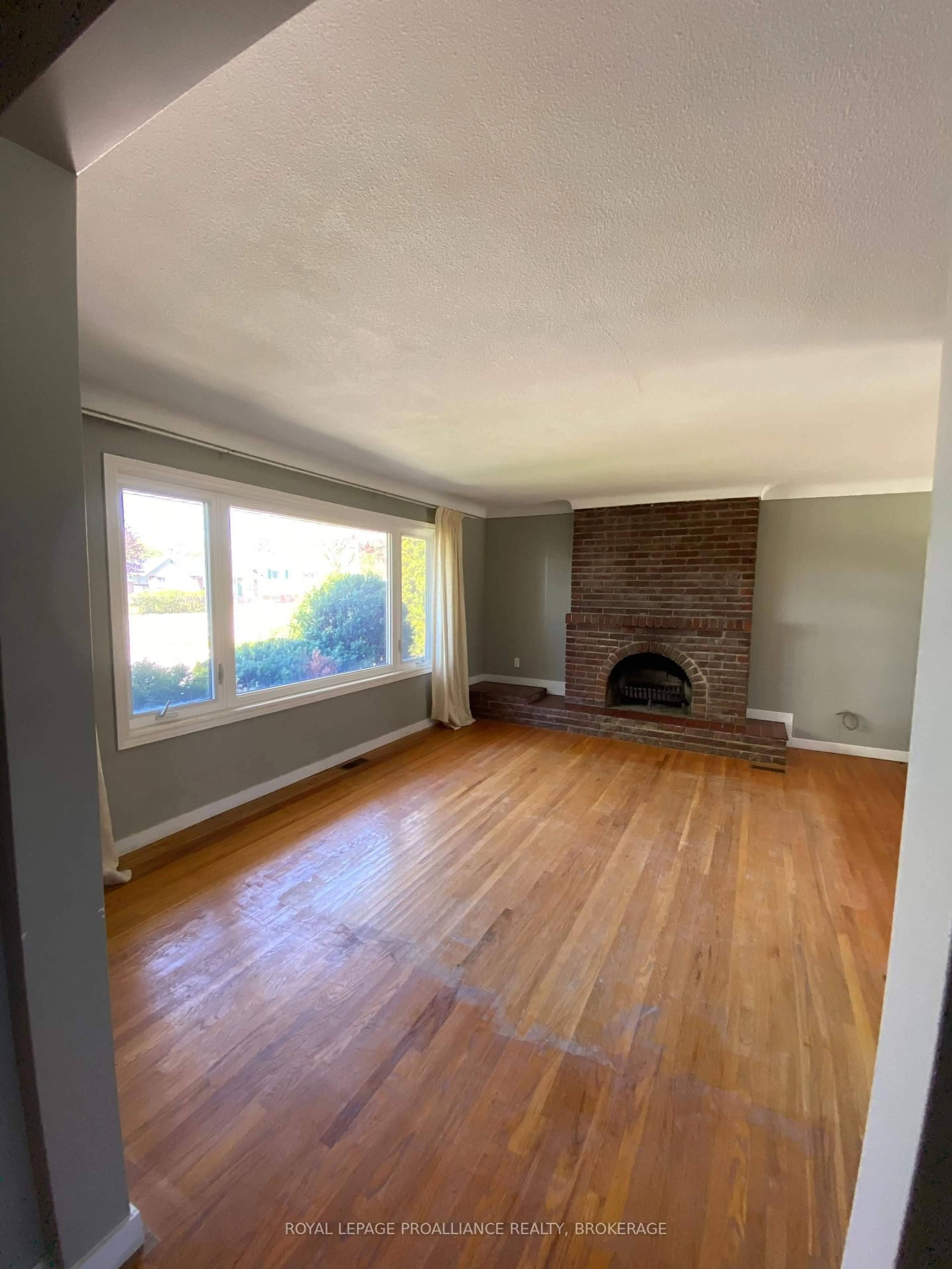 A pic of a room for 247 Norman Rogers Dr, Kingston Ontario K7M 2R5