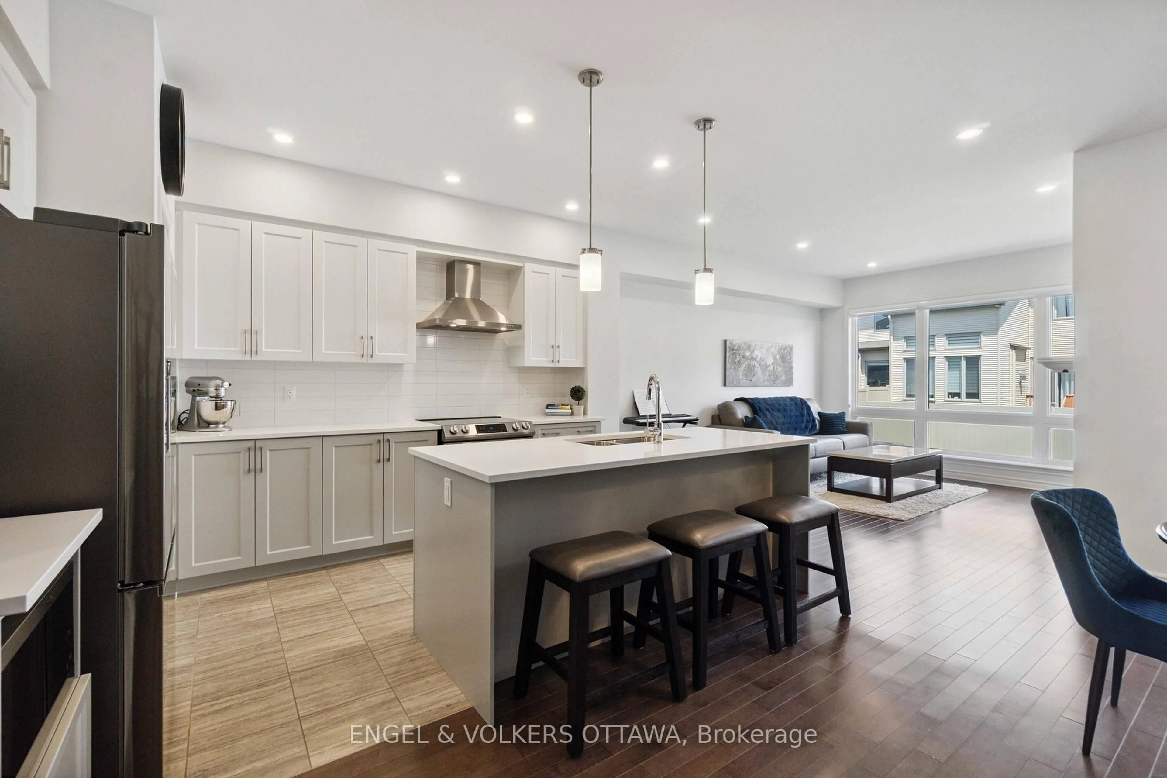 Open concept kitchen, unknown for 640 Cordelette Circ, Ottawa Ontario K1W 0P2