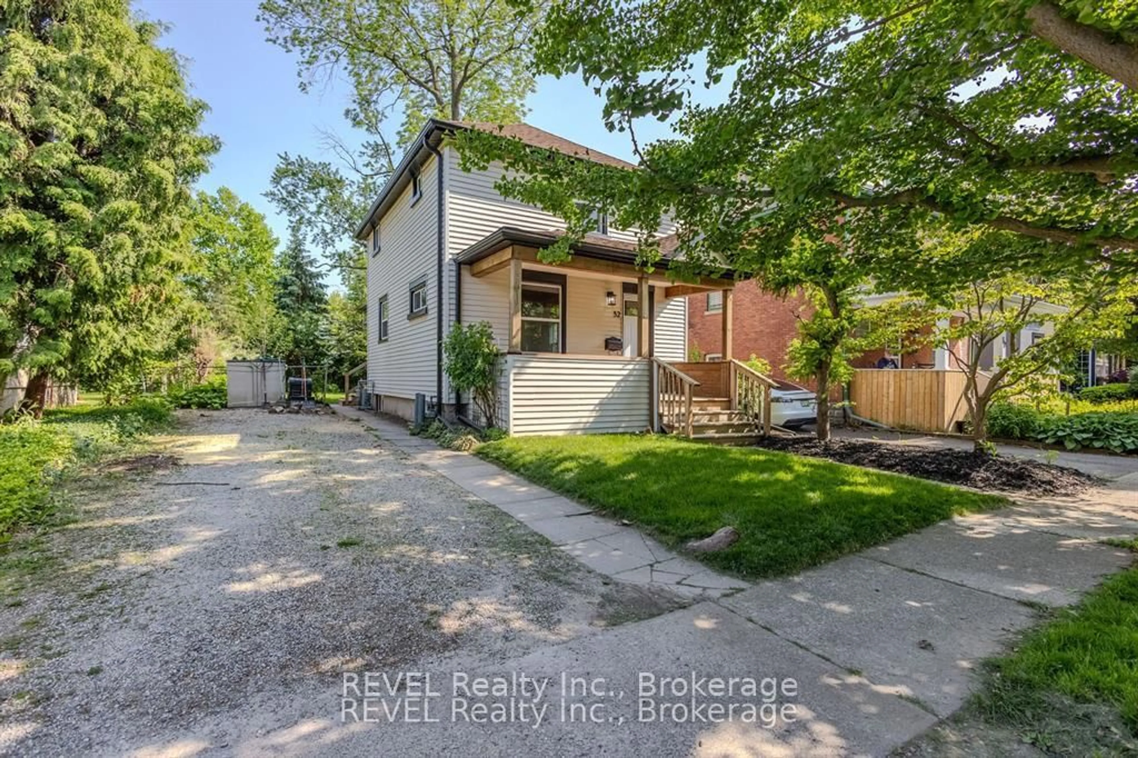 Unknown for 52 Albert St, St. Catharines Ontario L2R 2G9