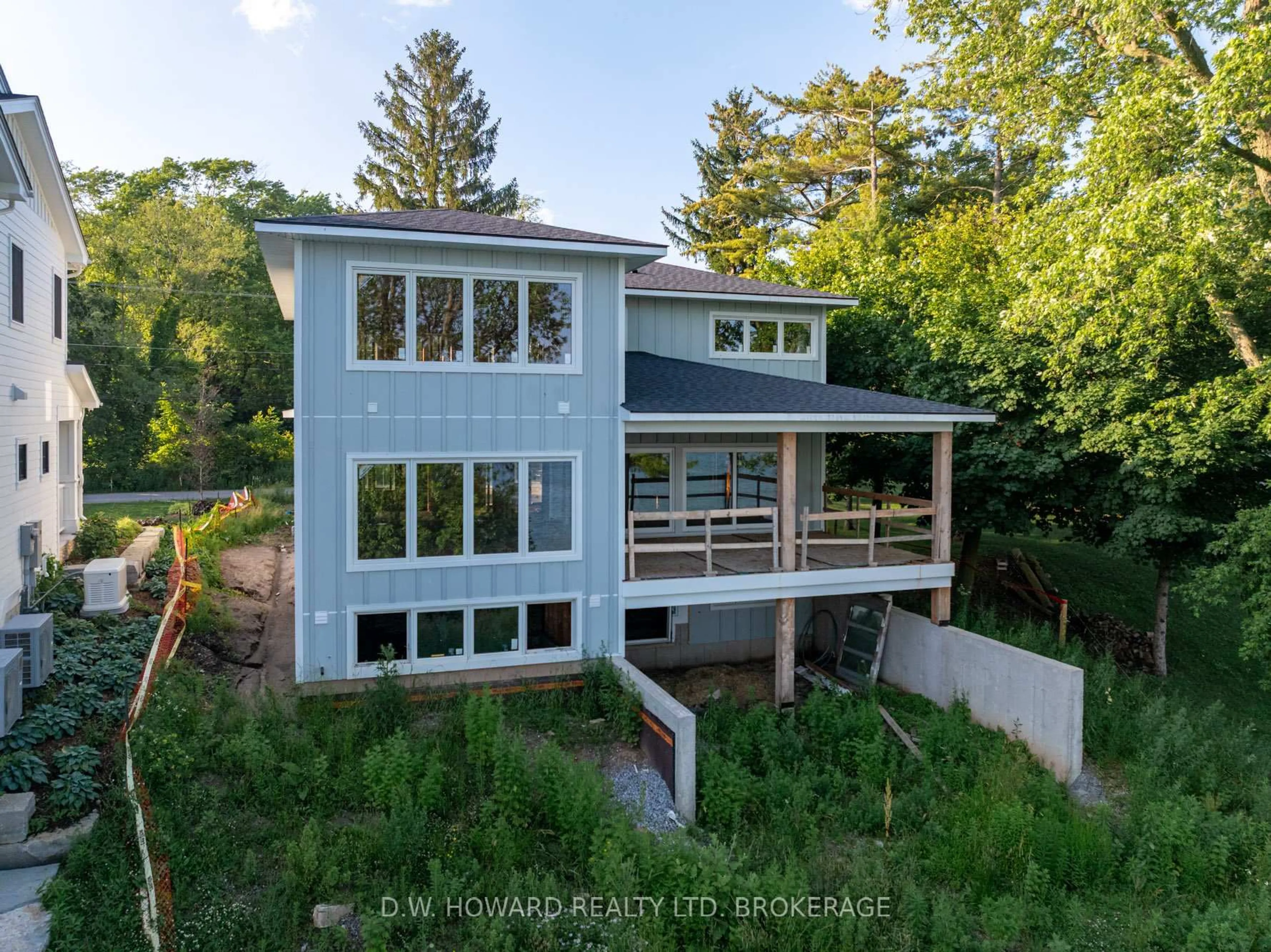 A pic from outside/outdoor area/front of a property/back of a property/a pic from drone, unknown for 3561 YACHT HARBOUR Rd, Fort Erie Ontario L0S 1N0