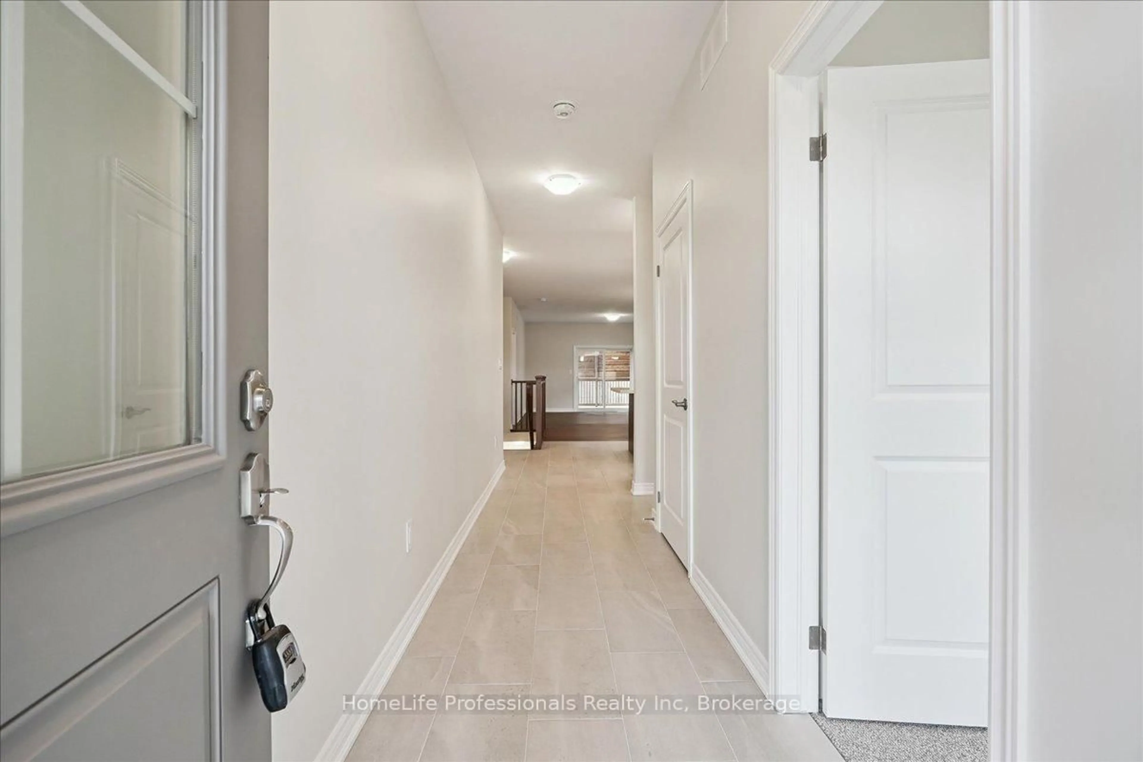 Indoor entryway for 53 Montrose Tr, Welland Ontario L3C 0K5
