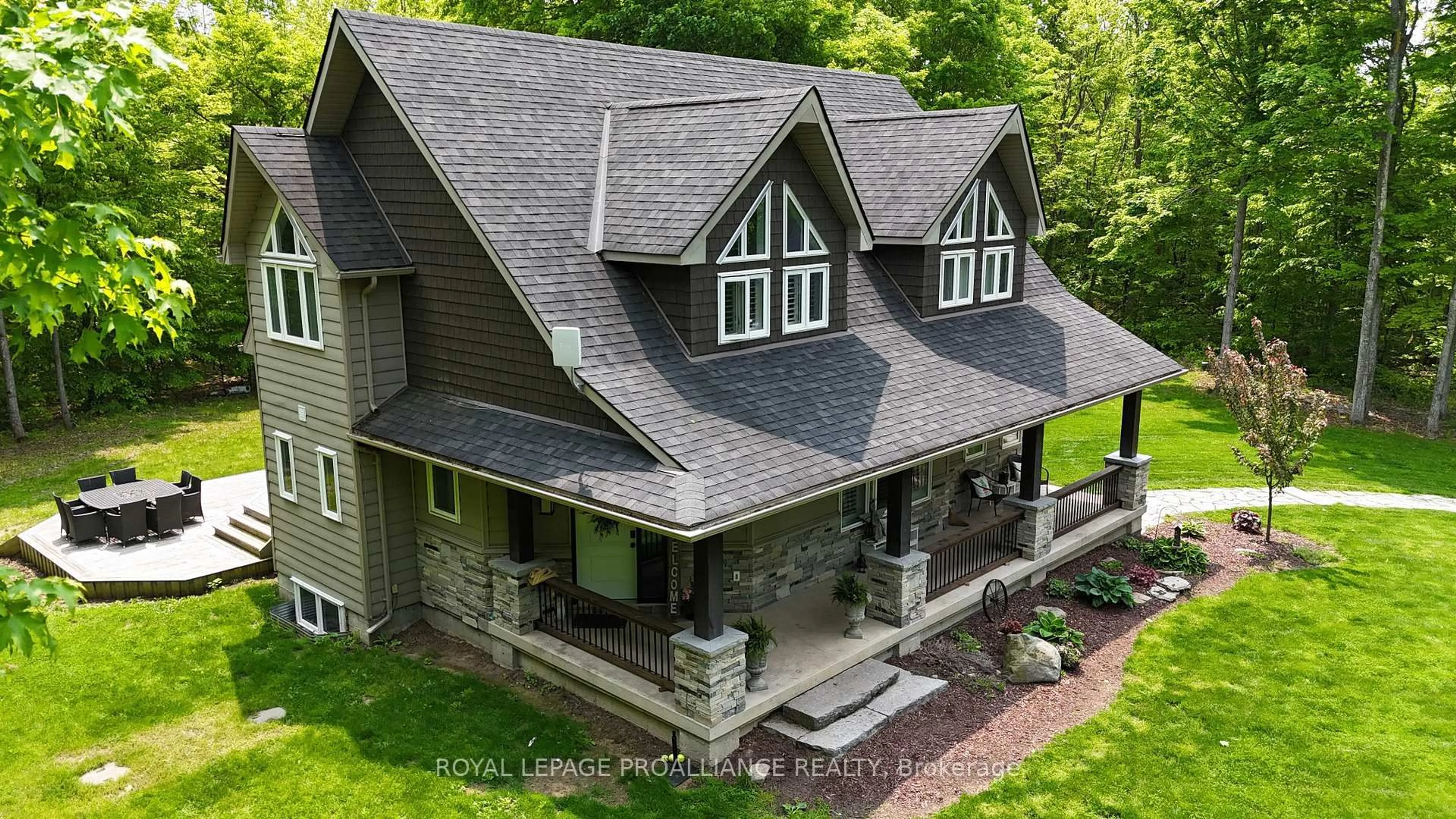 Home with vinyl exterior material, building for 123 Mcconnell Rd, Stirling Ontario K0K 3E0