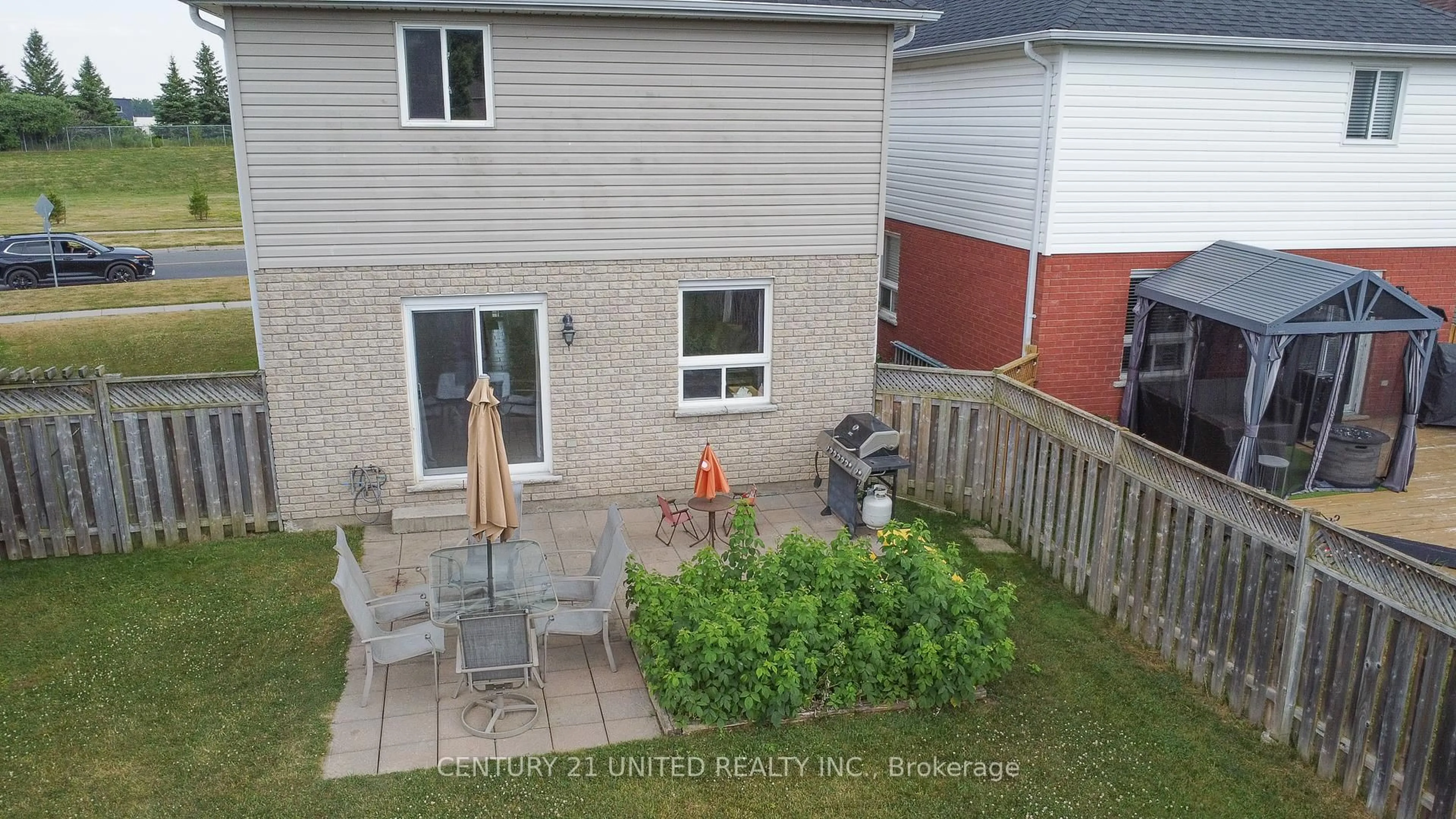 A pic from outside/outdoor area/front of a property/back of a property/a pic from drone, street for 351 Spillsbury Dr, Peterborough West Ontario K9K 2N6