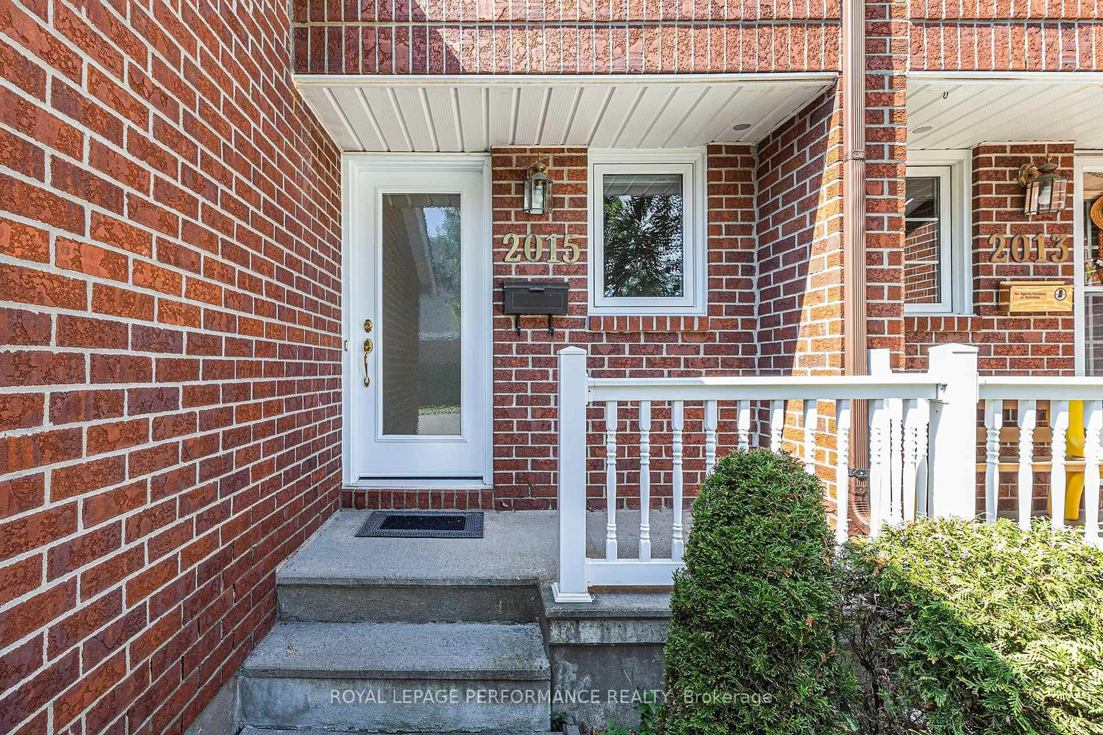 Unknown for 2015 Summerfields Cres, Ottawa Ontario K1C 7B4