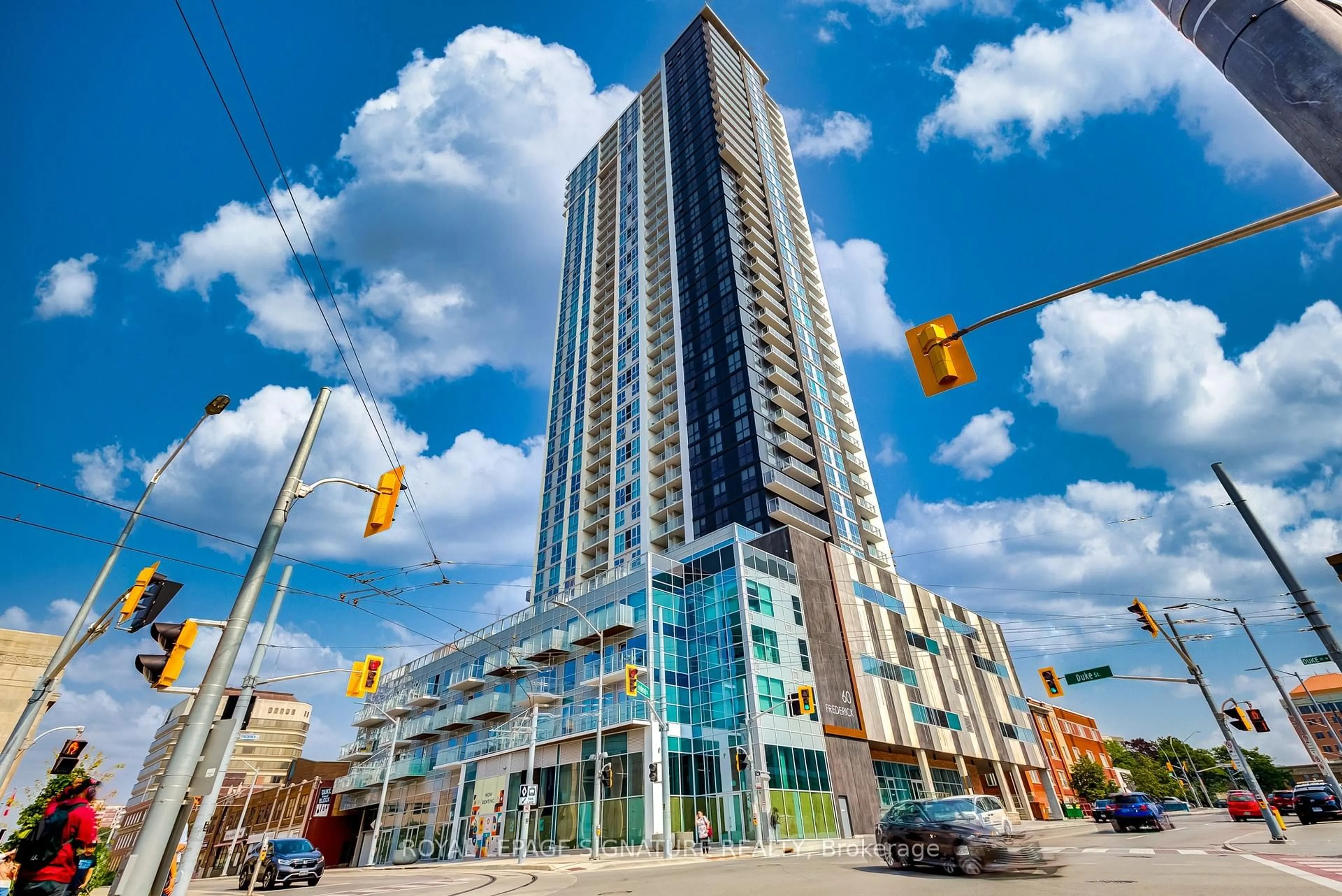 Indoor foyer for 60 Frederick St #3901, Kitchener Ontario N2H 0C7