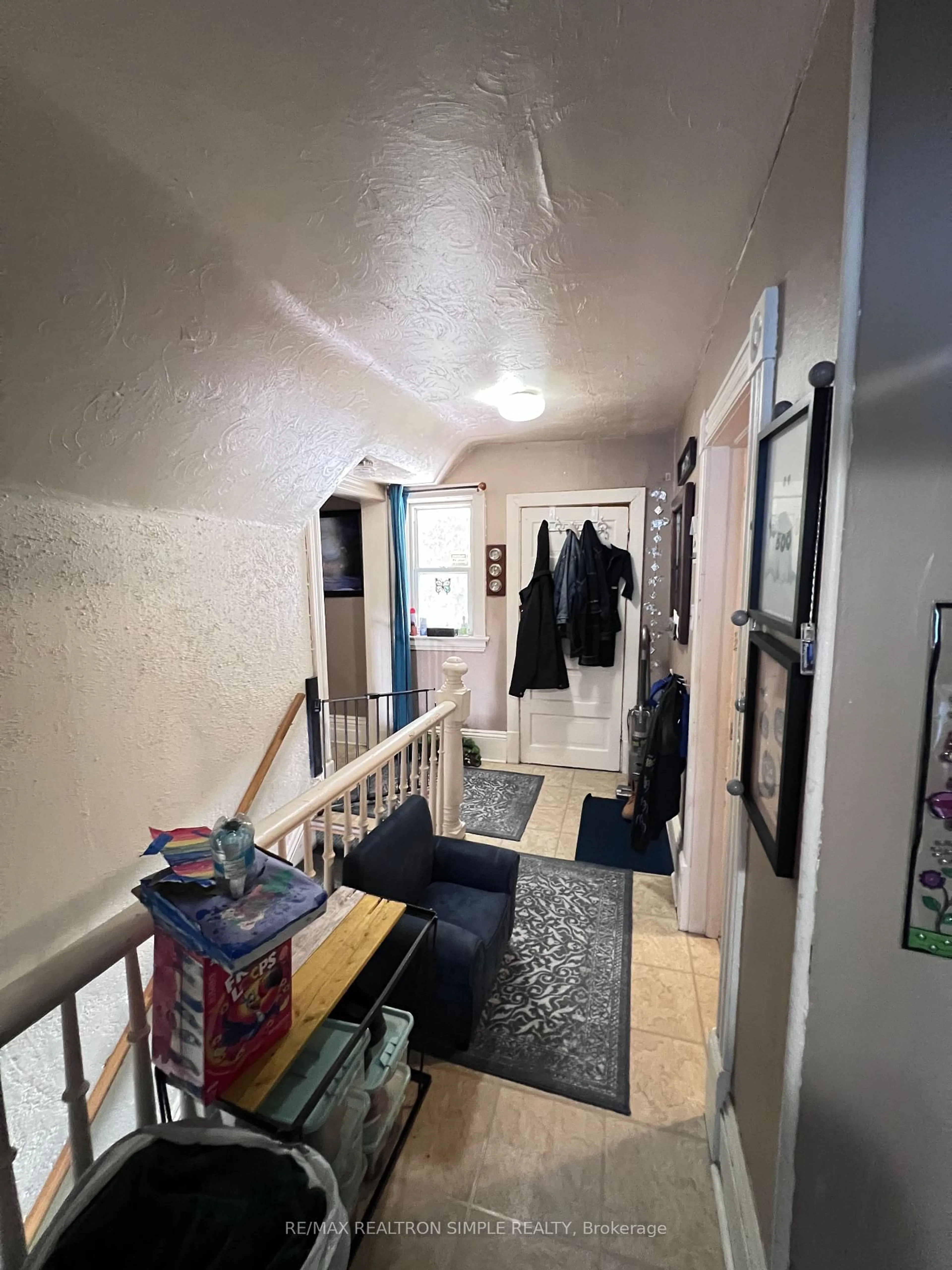 A pic of a room for 441 Algonquin Ave, North Bay Ontario P1B 4W6