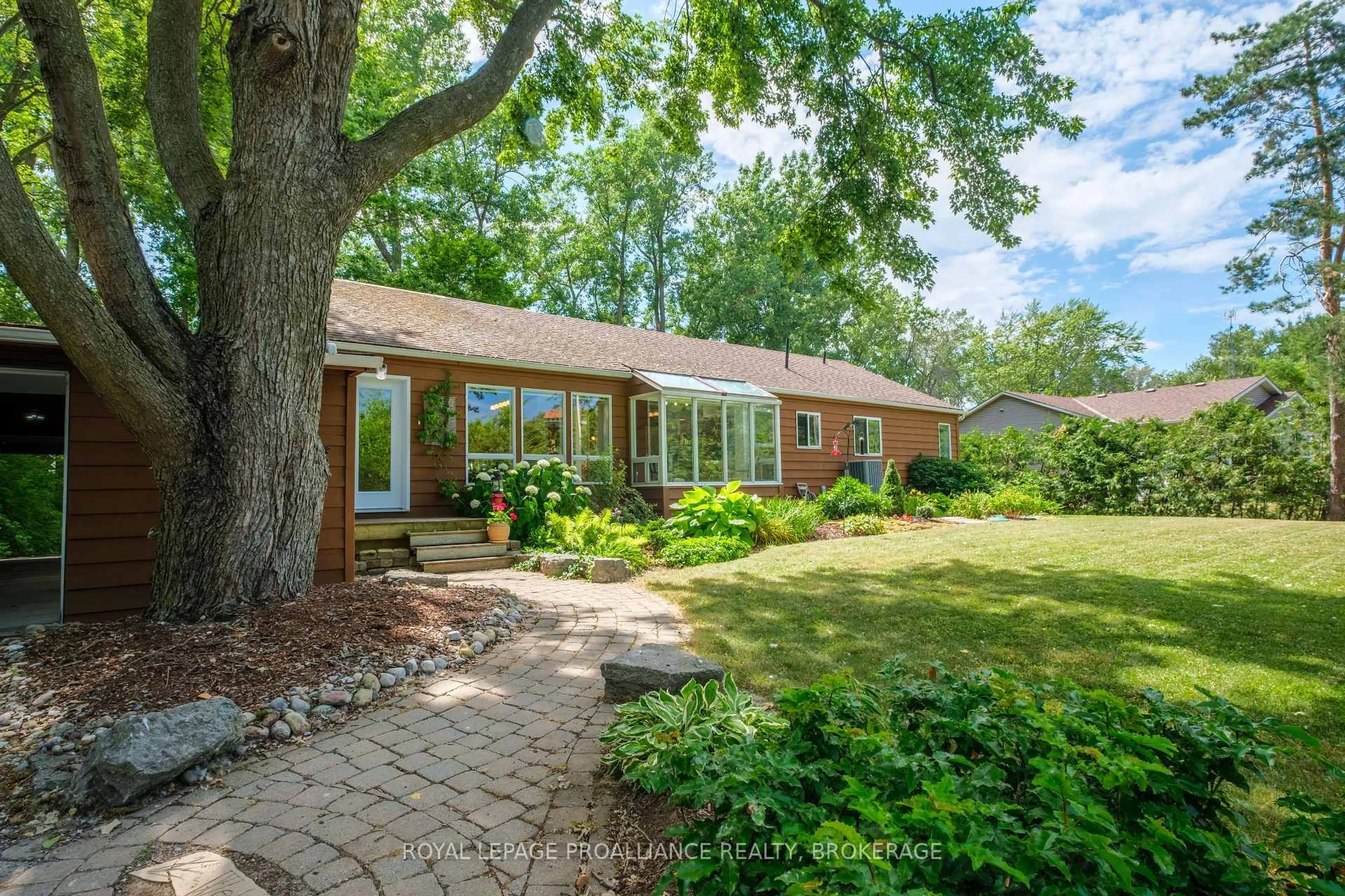 Home with brick exterior material, unknown for 26 Sunset Lane, Napanee Ontario K7R 3K7