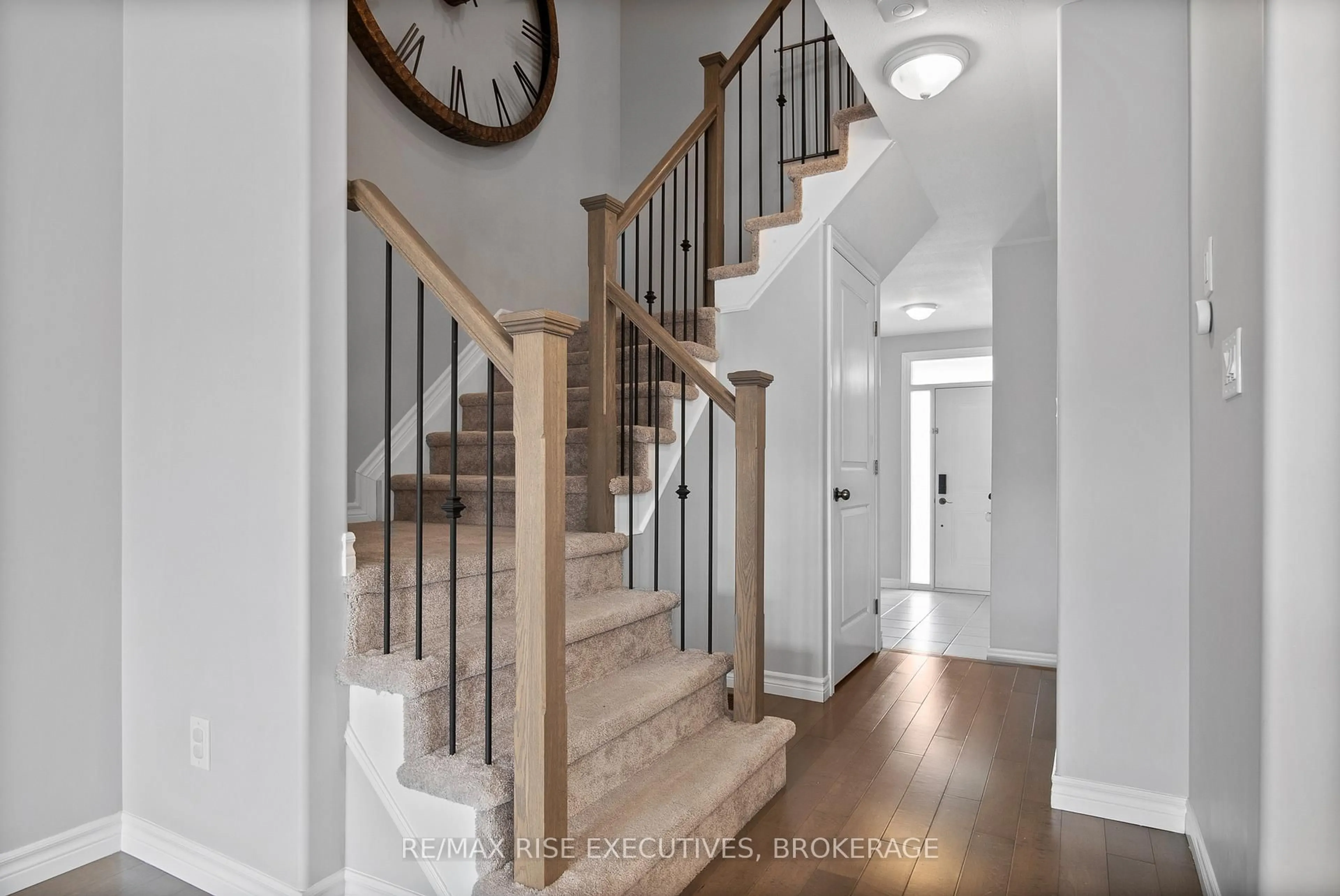 Stairs for 1411 Monarch Dr, Kingston Ontario K7P 0R9