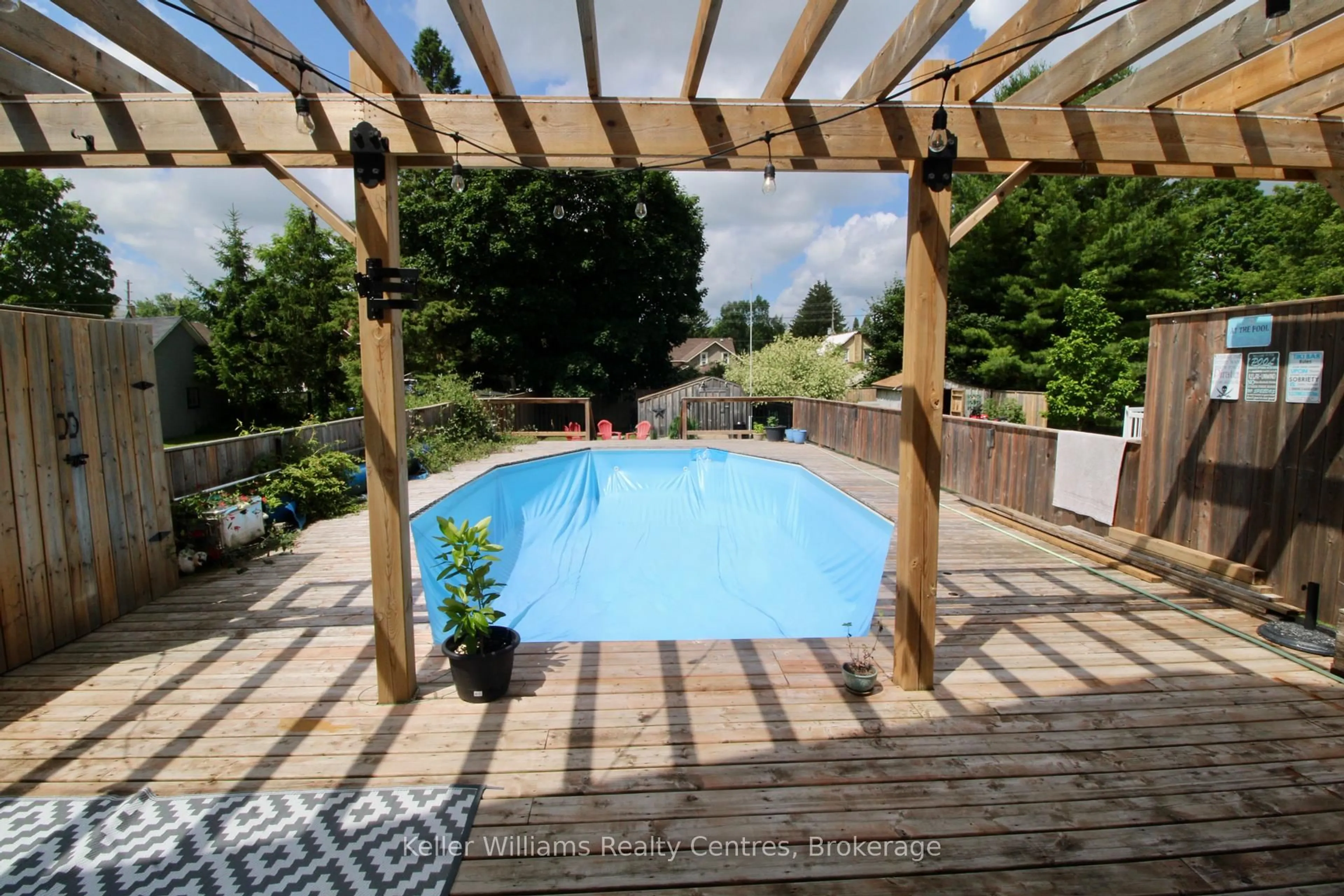 Pool for 618 8th Ave, Hanover Ontario N4N 2L3