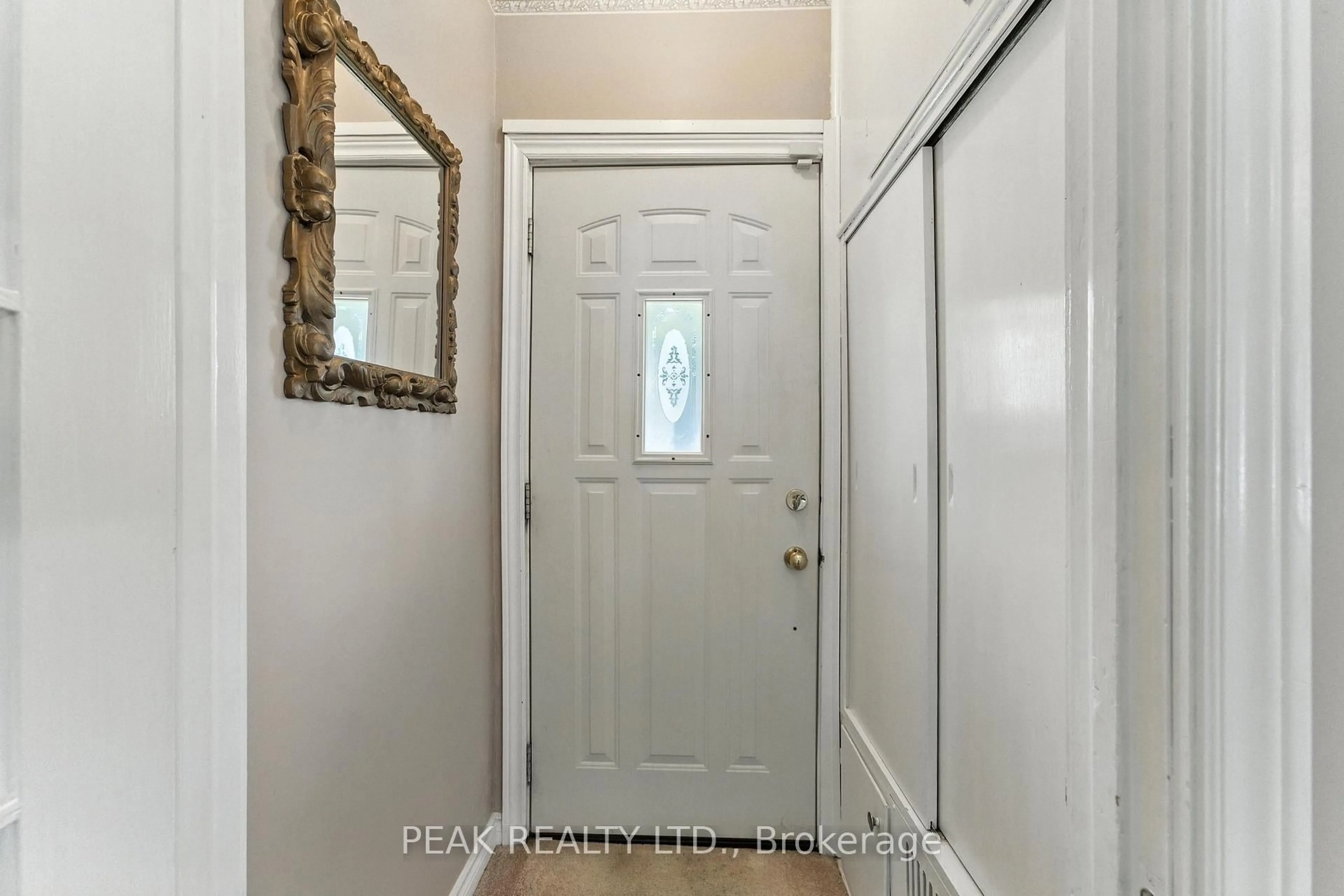 Indoor entryway for 31 Mintern Ave, Brantford Ontario N3S 1K7
