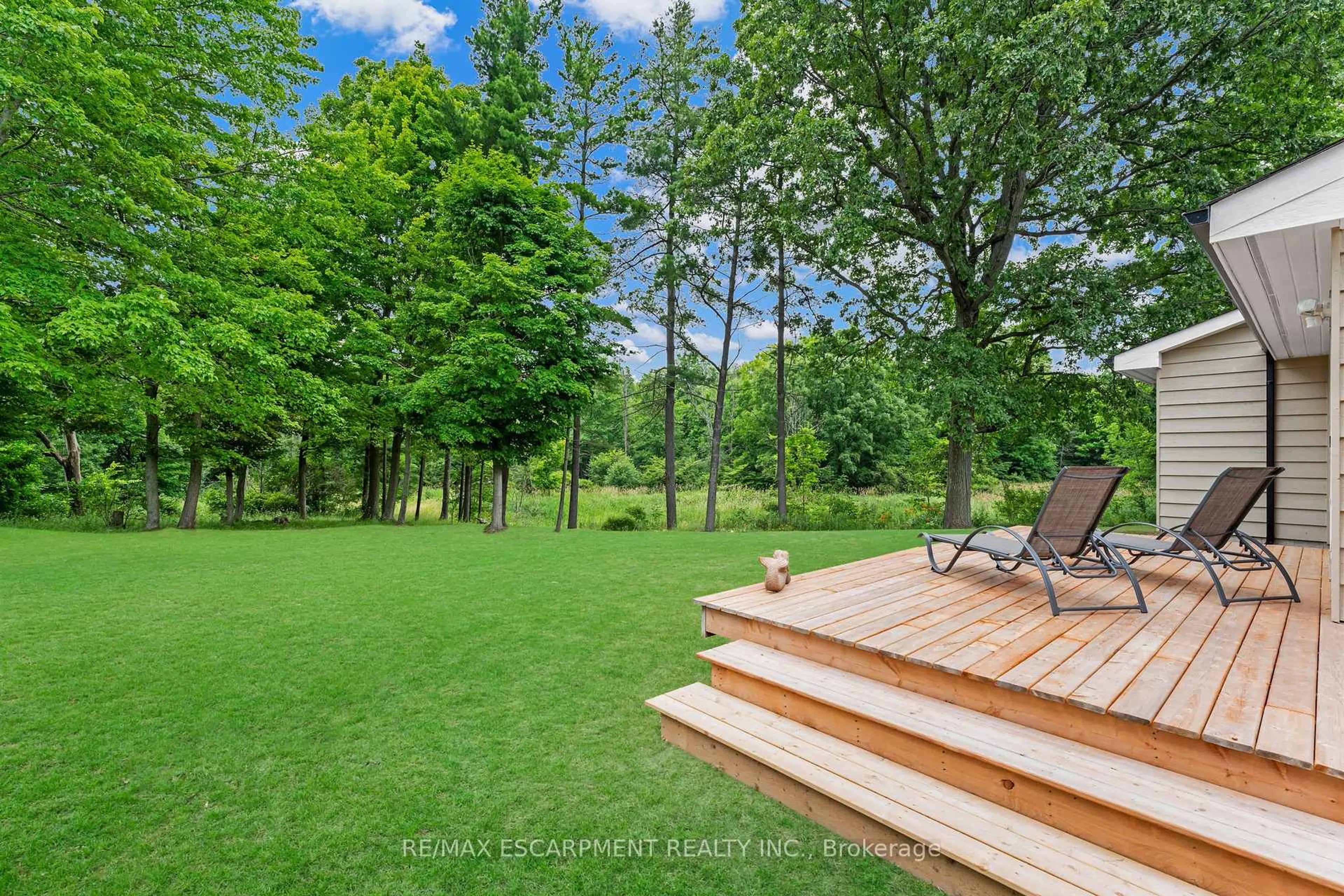 Patio, forest/trees view for 5210 Westbrook Rd, Hamilton Ontario L0R 1C0
