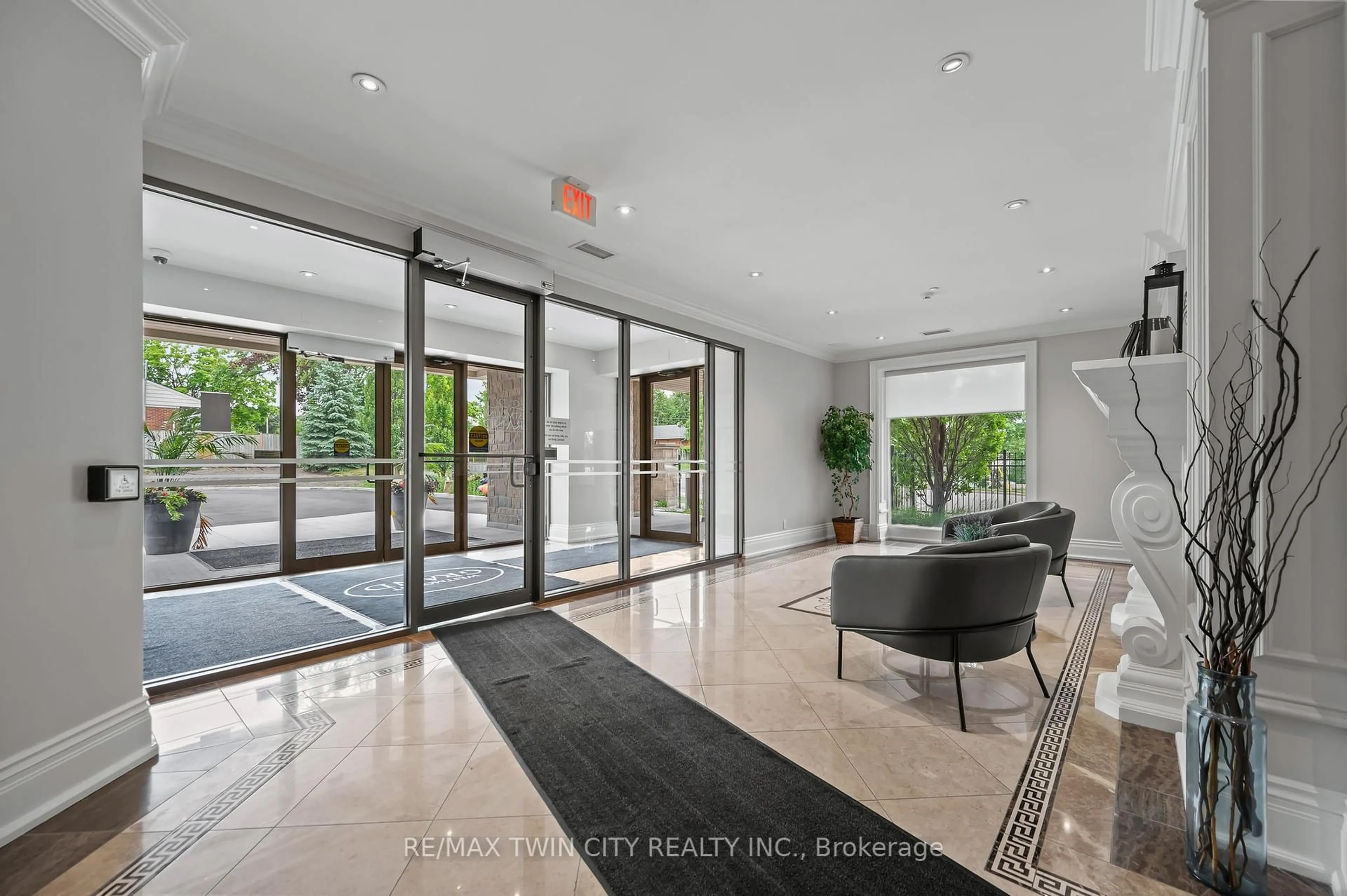 Indoor foyer for 223 Erb St #704, Waterloo Ontario N2L 0B3