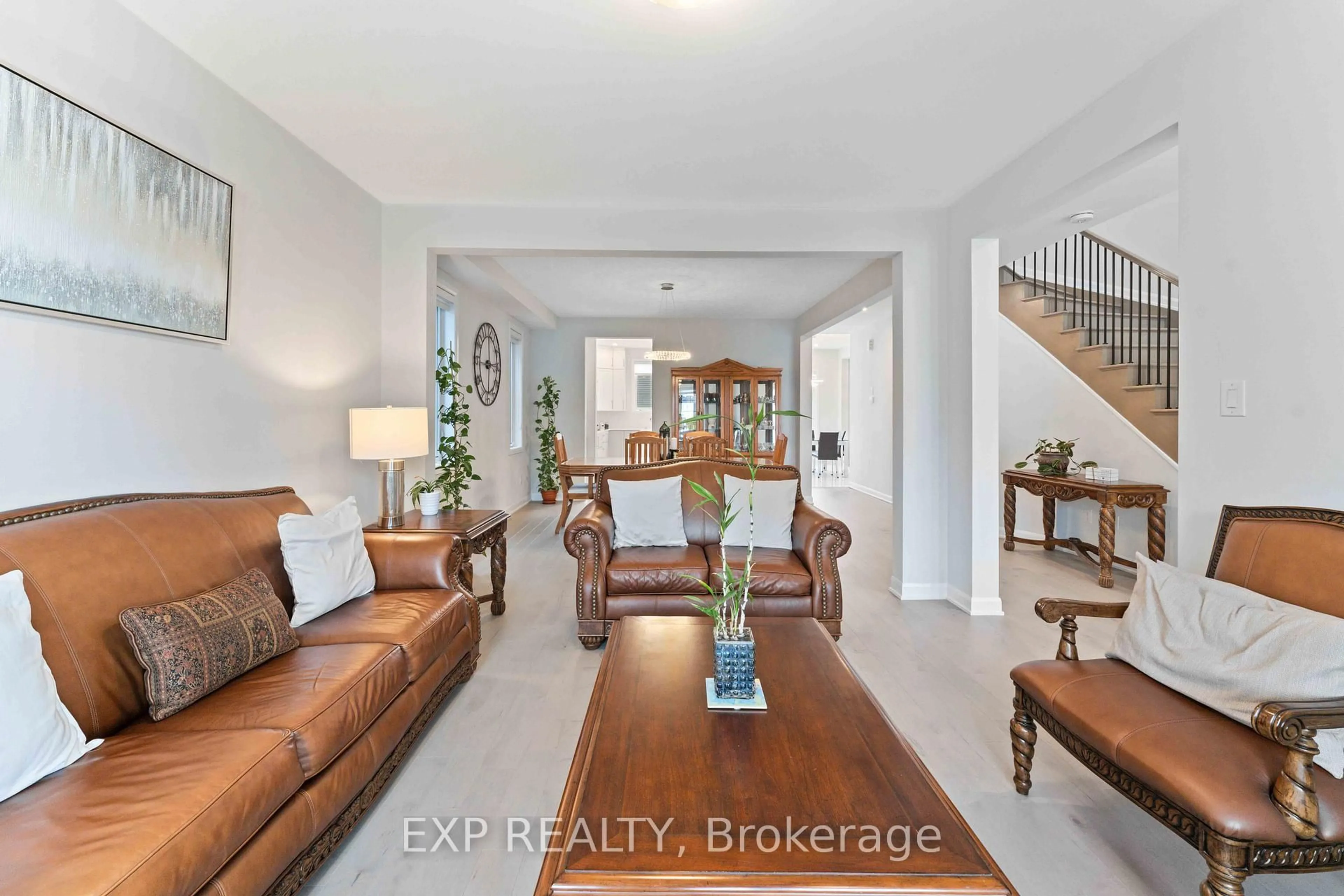 Living room with furniture, ceramic/tile floor for 700 COAST Circ, Manotick Ontario K4M 0N2