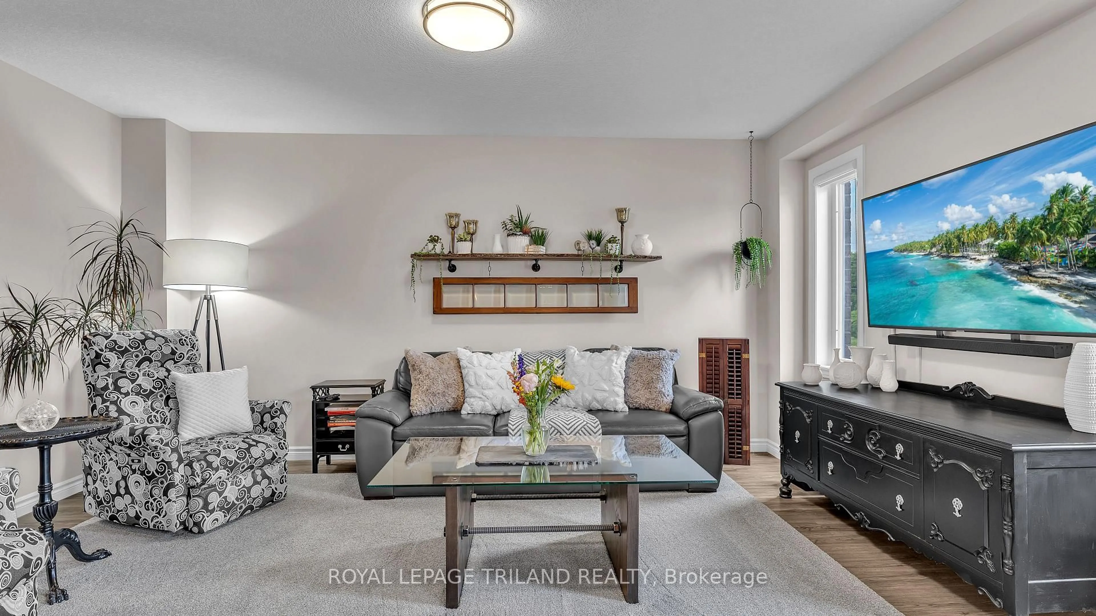 Living room with furniture, unknown for 2682 Asima Dr, London South Ontario N6M 0E9