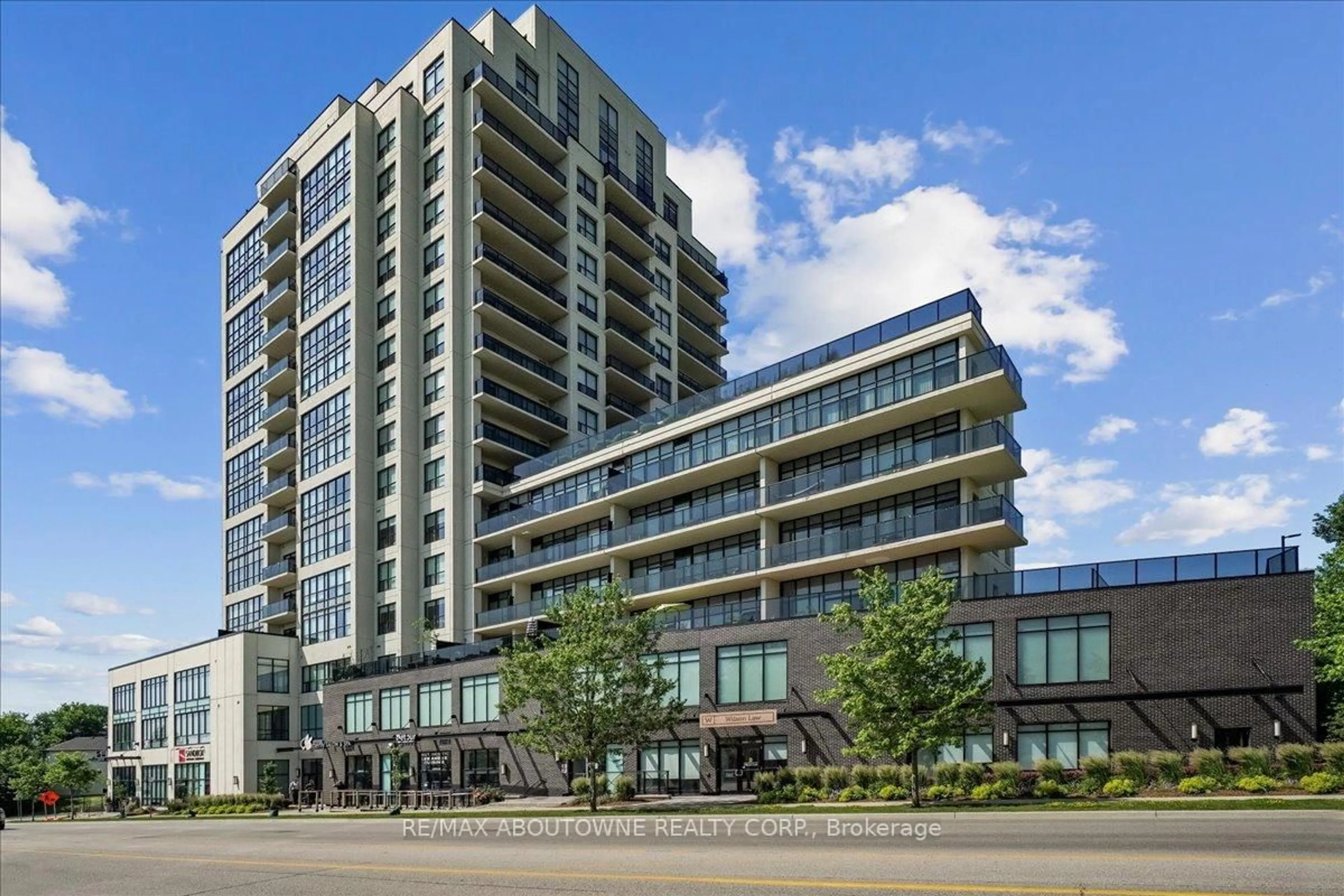 Indoor foyer for 150 Wellington St #405, Guelph Ontario N1H 0B5