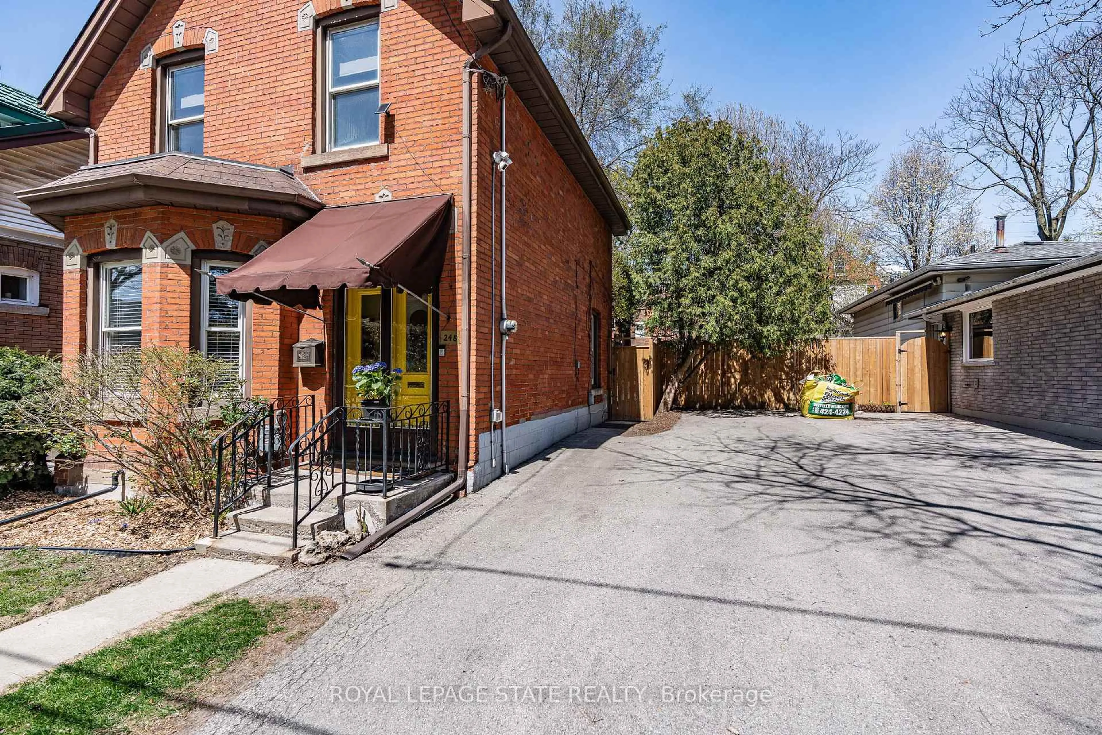 Home with brick exterior material, street for 248 Bold St, Hamilton Ontario L8P 1V8