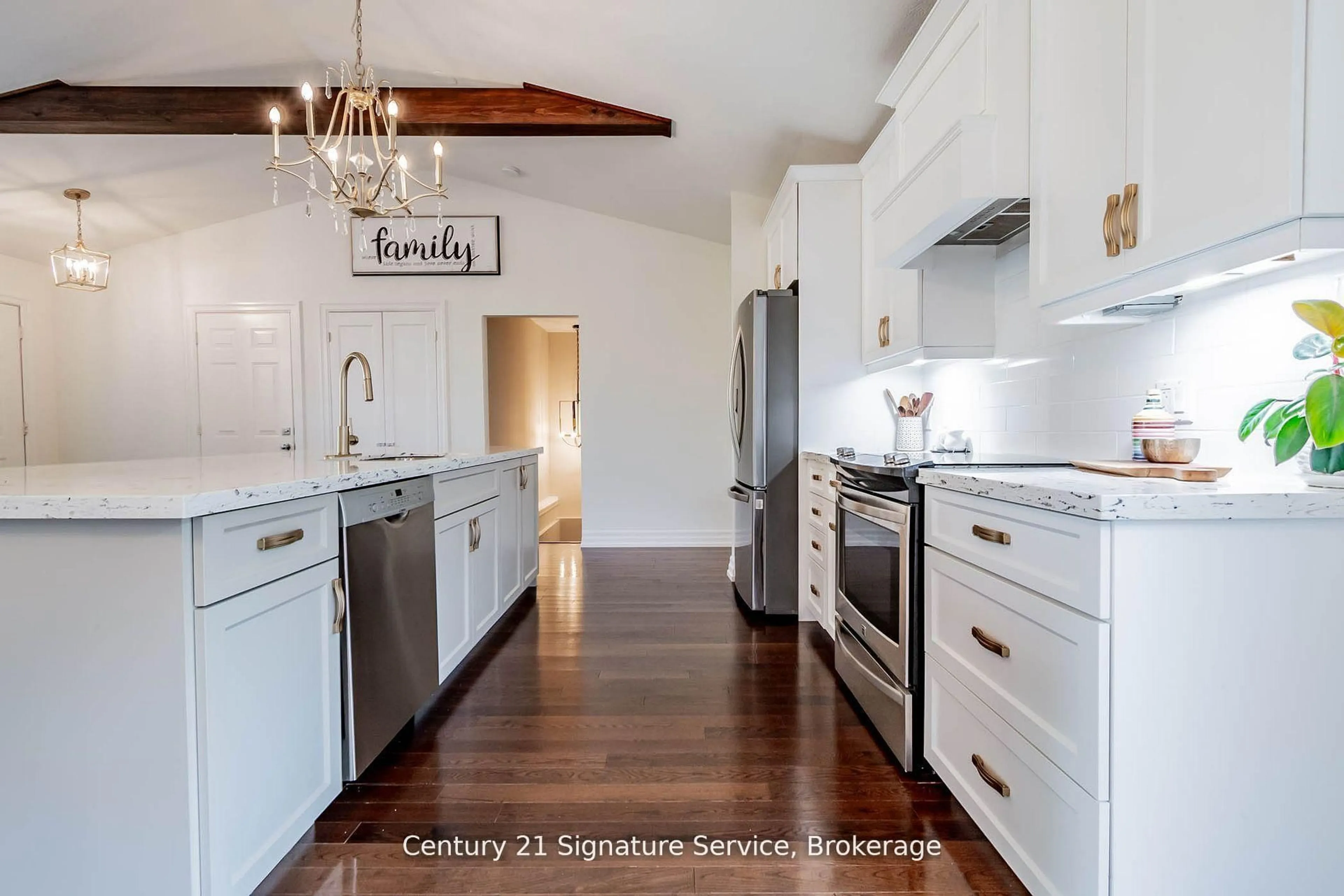 Open concept kitchen, ceramic/tile floor for 5132 Meadowood Lane, Lincoln Ontario L0R 1B8