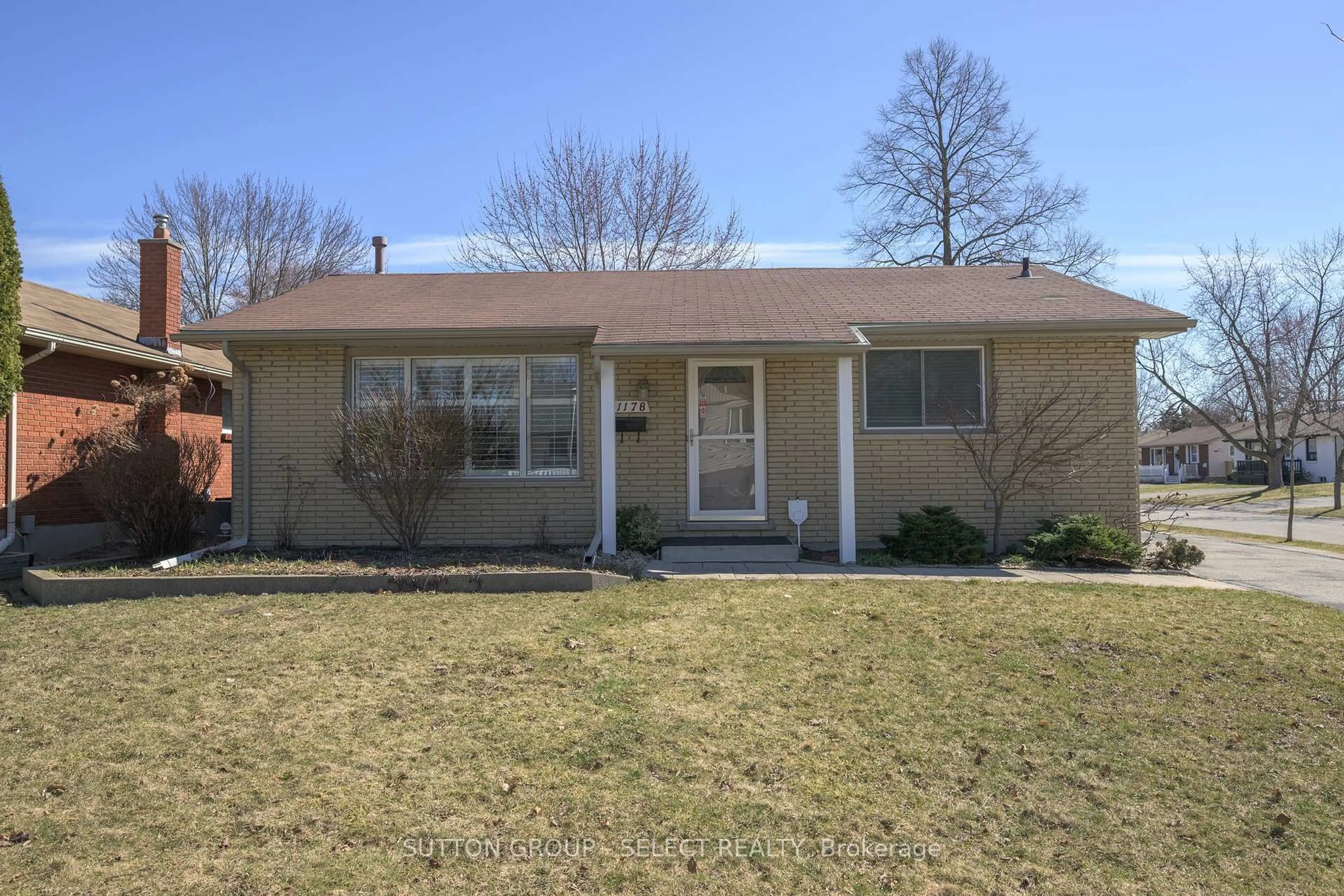 Home with vinyl exterior material, street for 1178 JALNA Blvd, London South Ontario N6E 2C3