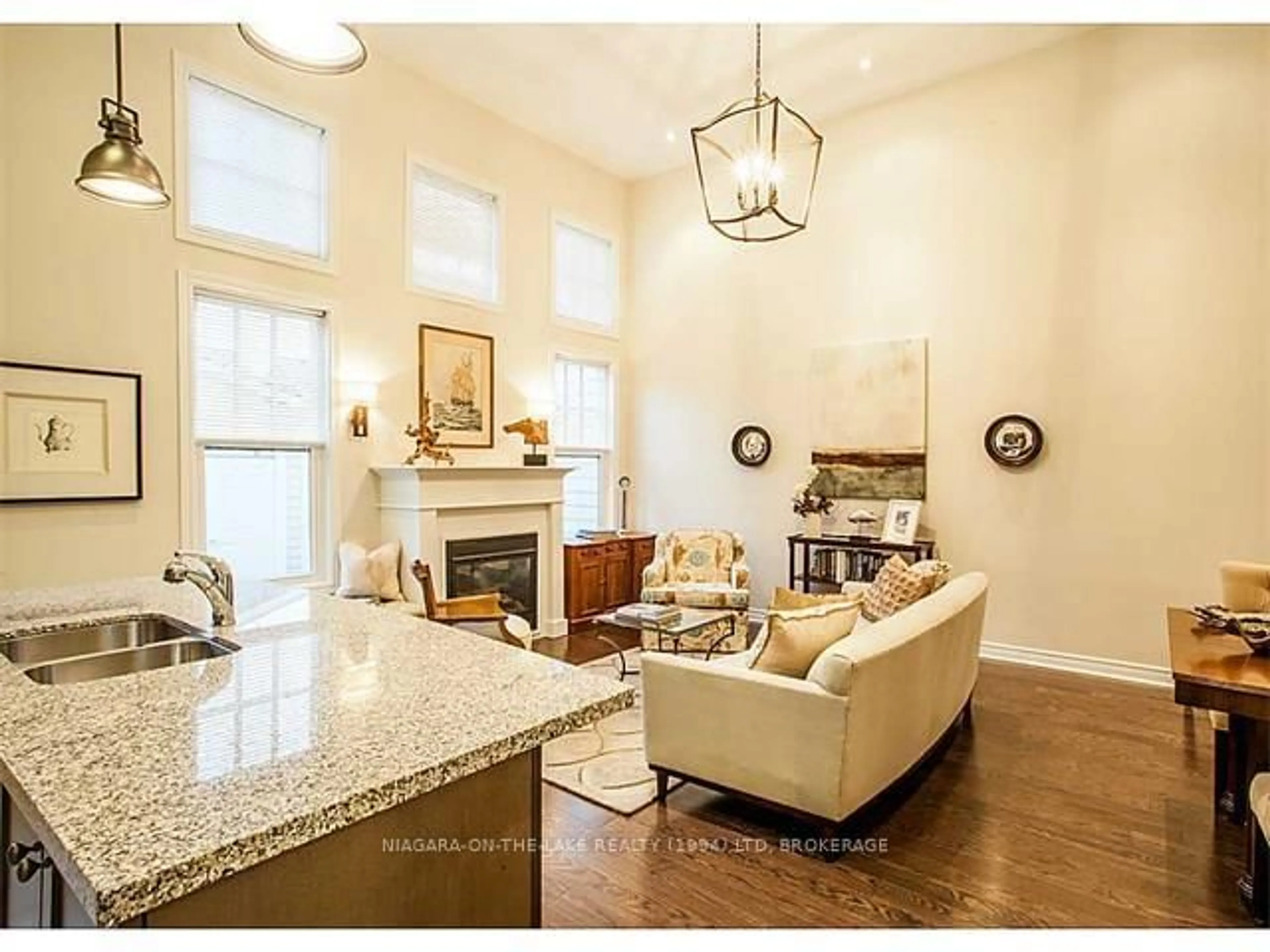 Living room with furniture, unknown for 9 NORTON St, Niagara-on-the-Lake Ontario L0S 1J0