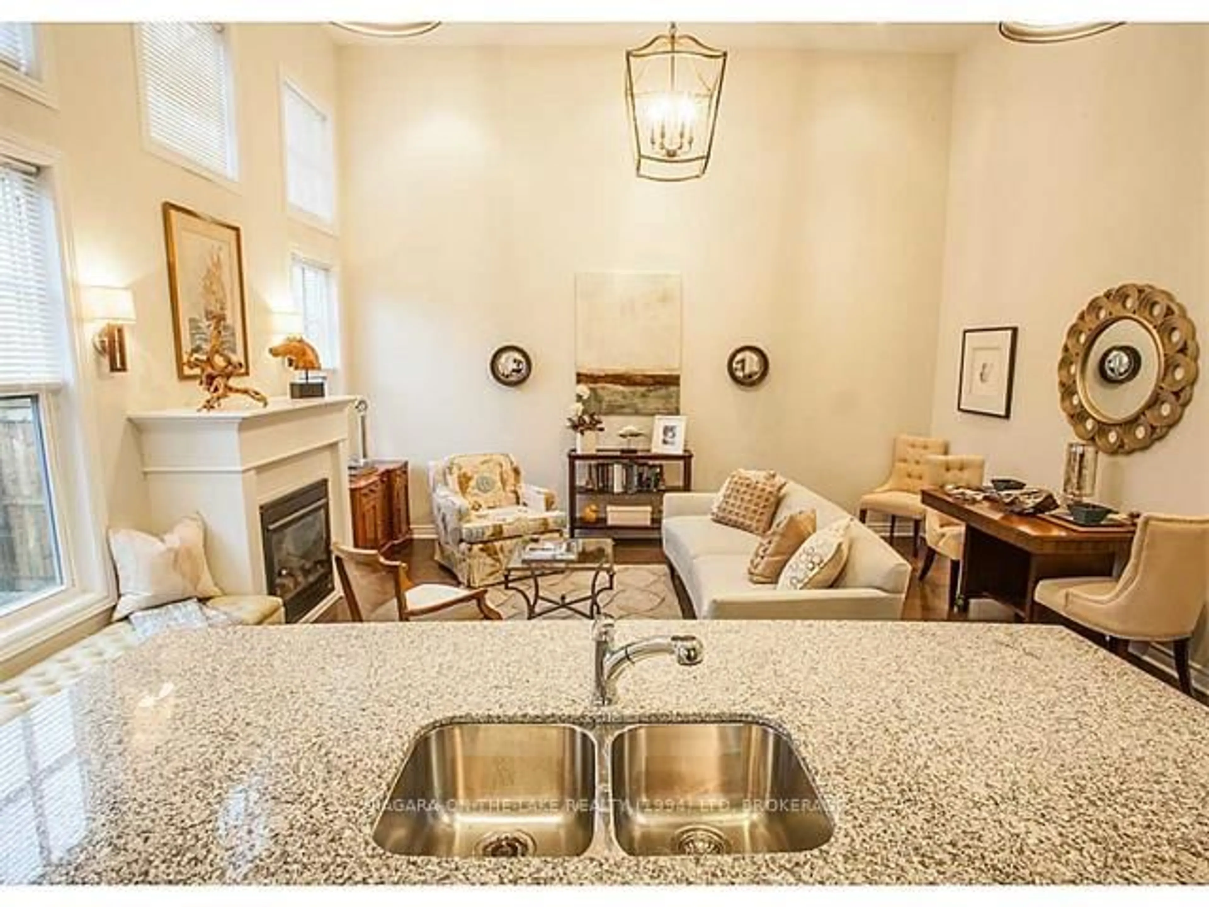 Open concept kitchen, ceramic/tile floor for 9 NORTON St, Niagara-on-the-Lake Ontario L0S 1J0