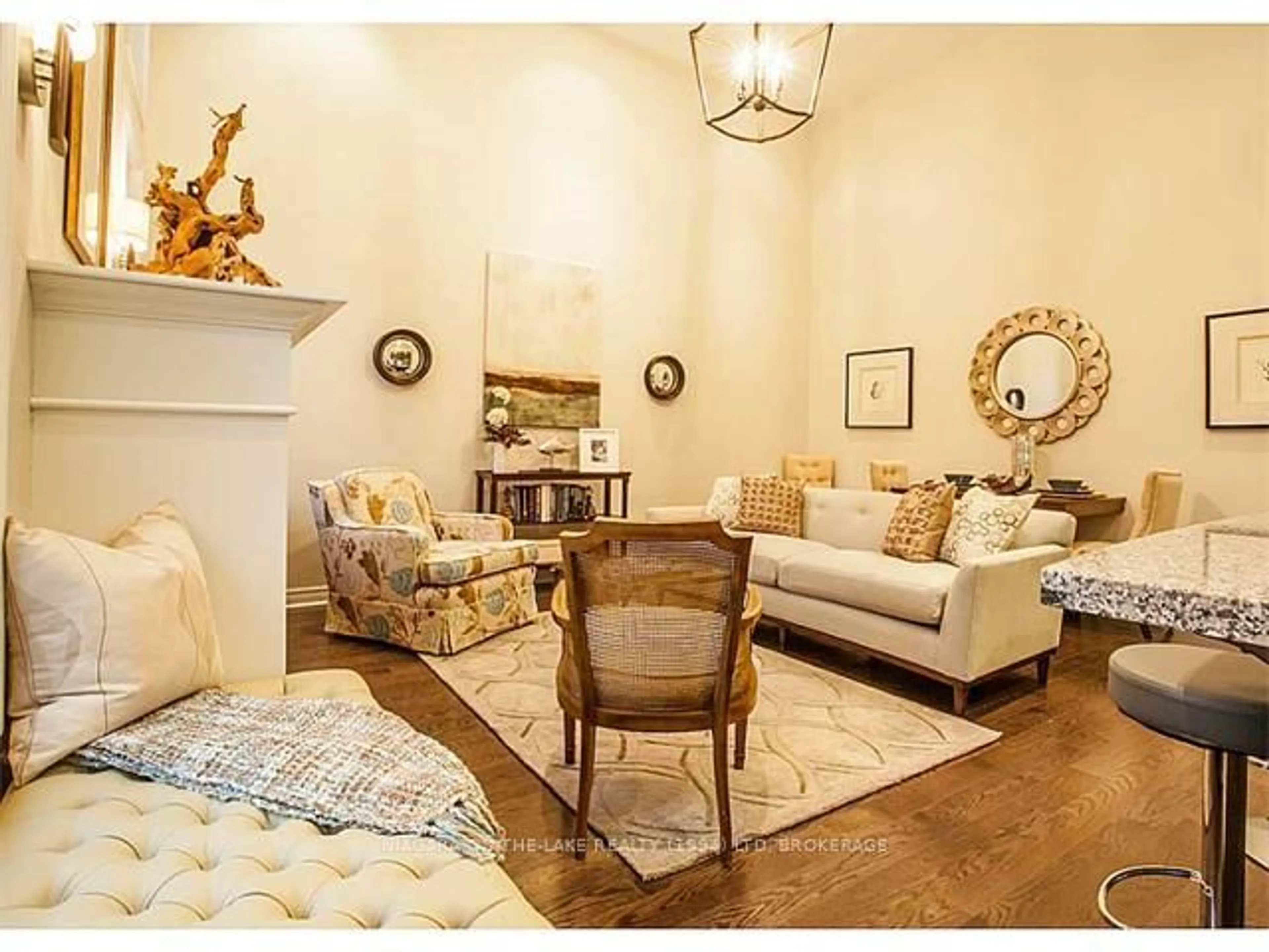 Living room with furniture, unknown for 9 NORTON St, Niagara-on-the-Lake Ontario L0S 1J0