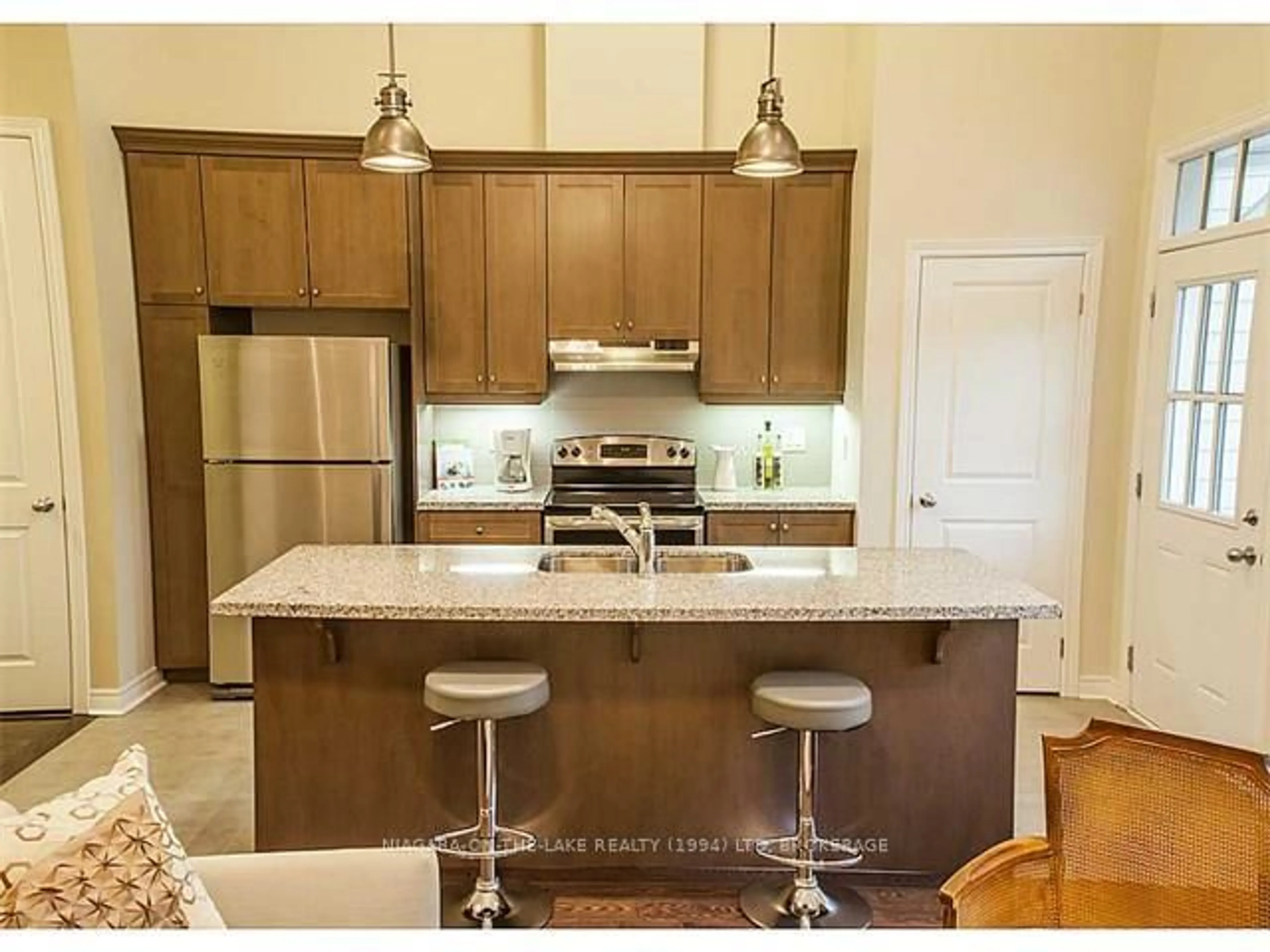 Open concept kitchen, unknown for 9 NORTON St, Niagara-on-the-Lake Ontario L0S 1J0