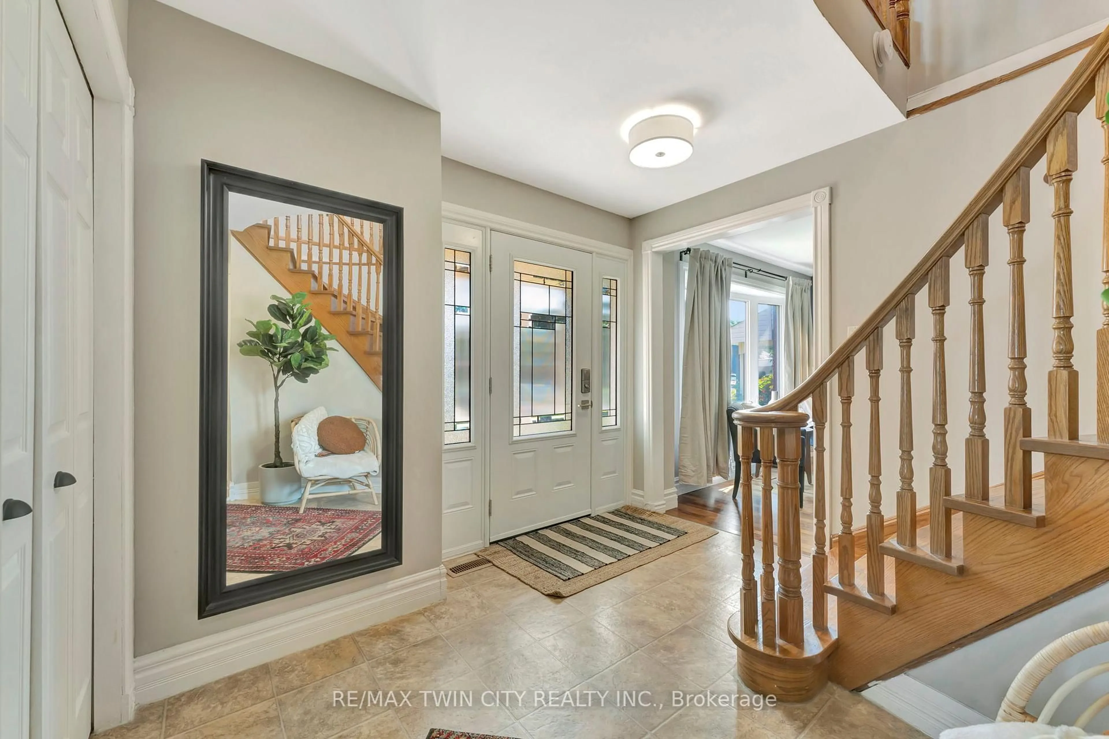 Indoor entryway for 99 Esther Ave, Cambridge Ontario N1S 4L7