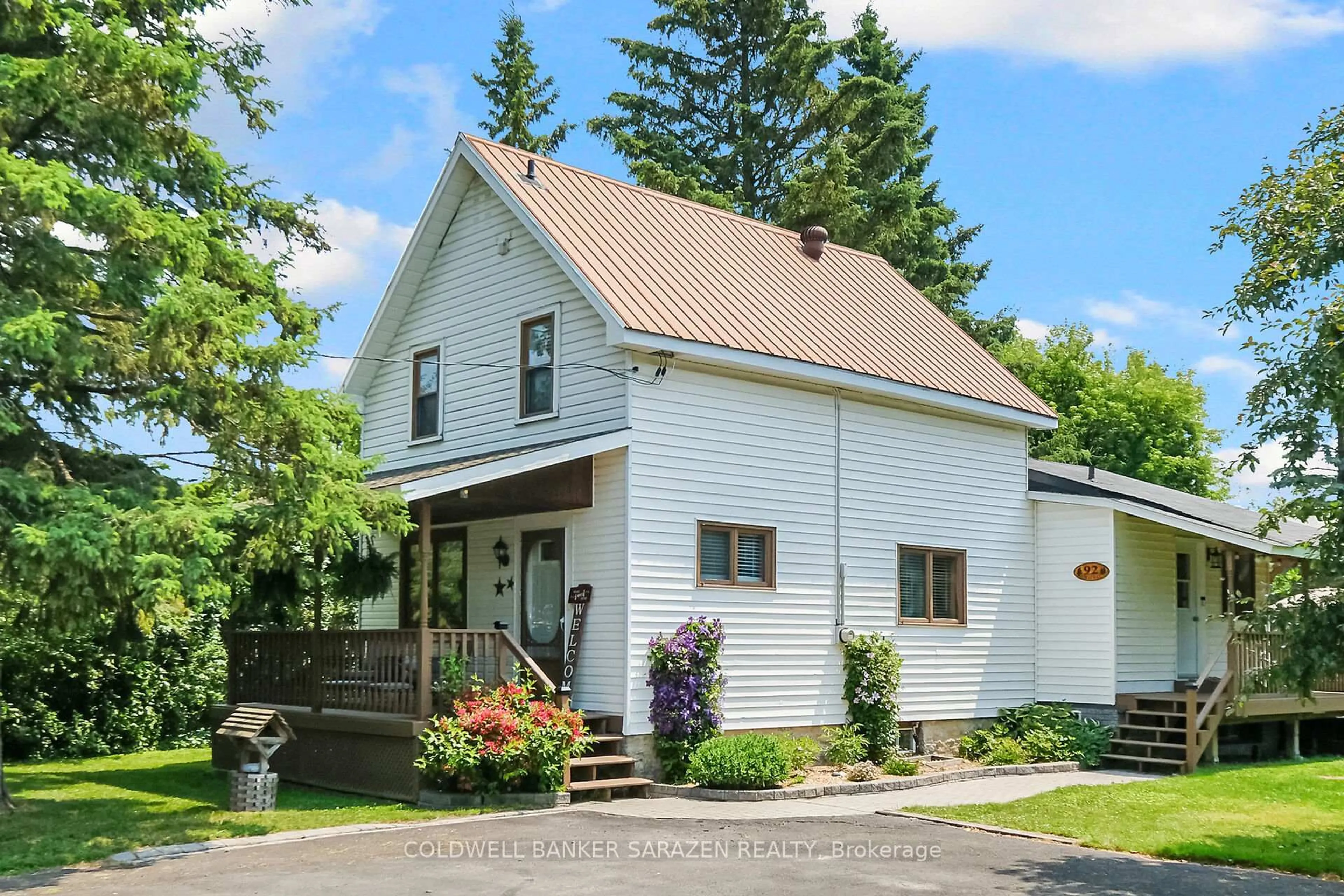 Home with vinyl exterior material, street for 92 Strachan St, Richmond Ontario K0A 2Z0