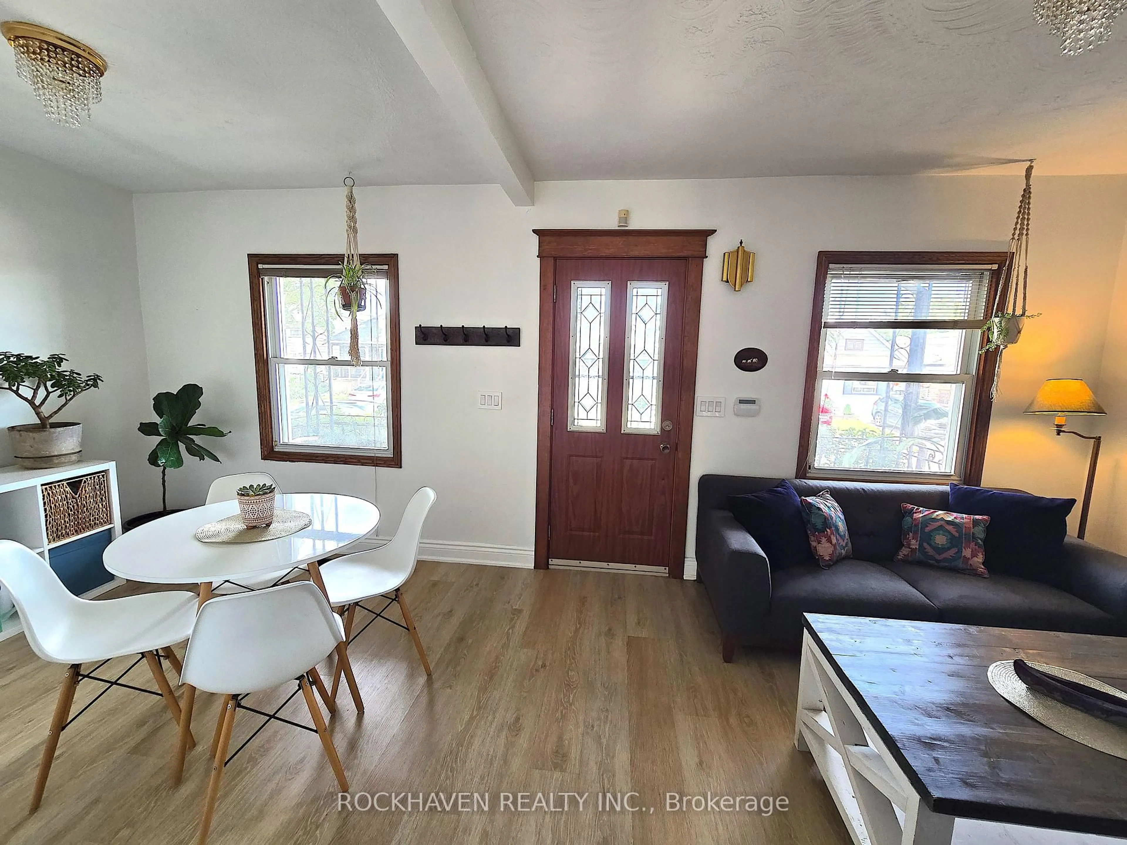 Unknown for 100 Houghton Ave, Hamilton Ontario L8H 4L4