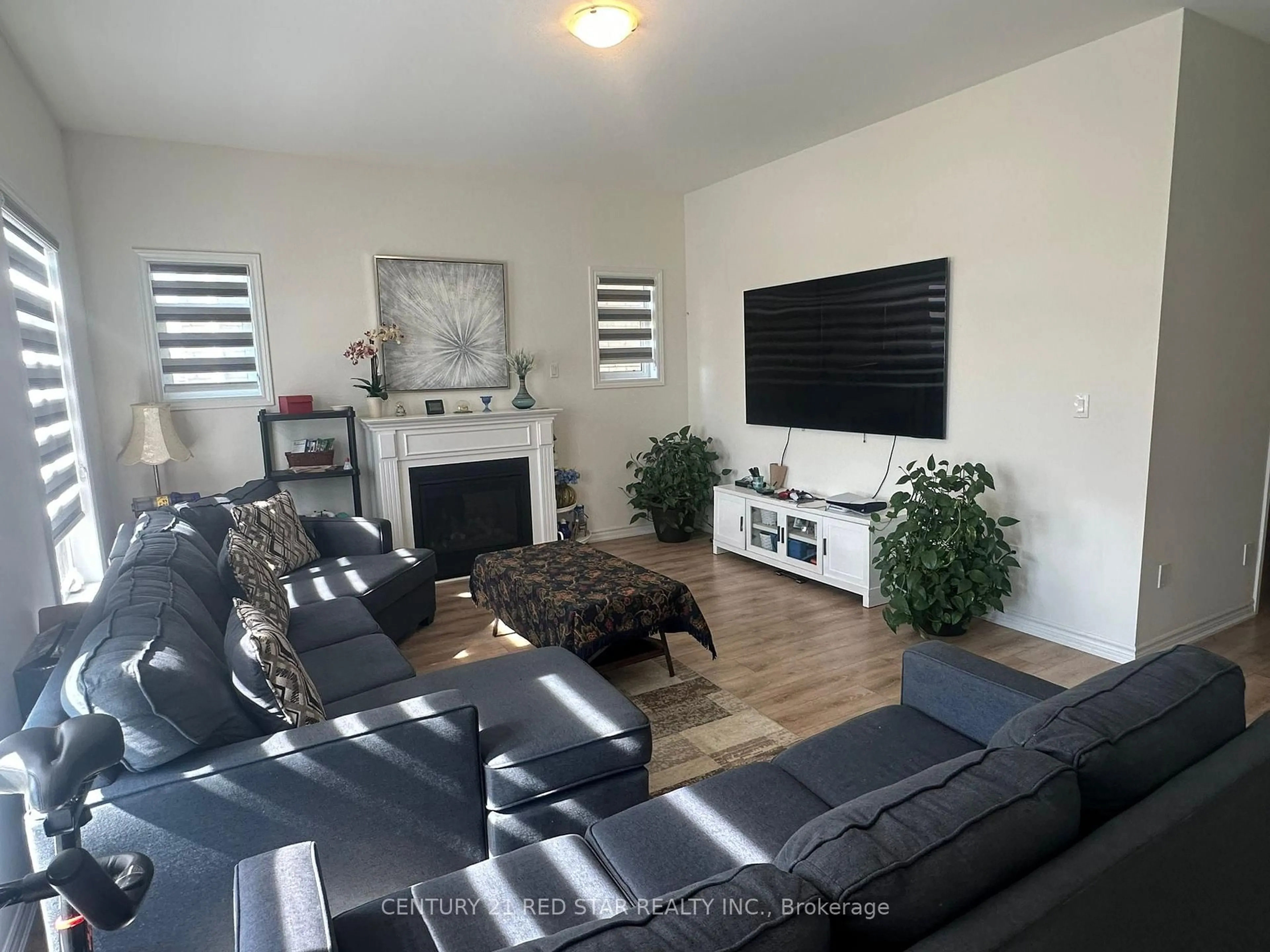 Living room with furniture, unknown for 781 Gilmour Cres, Shelburne Ontario L9V 3X2