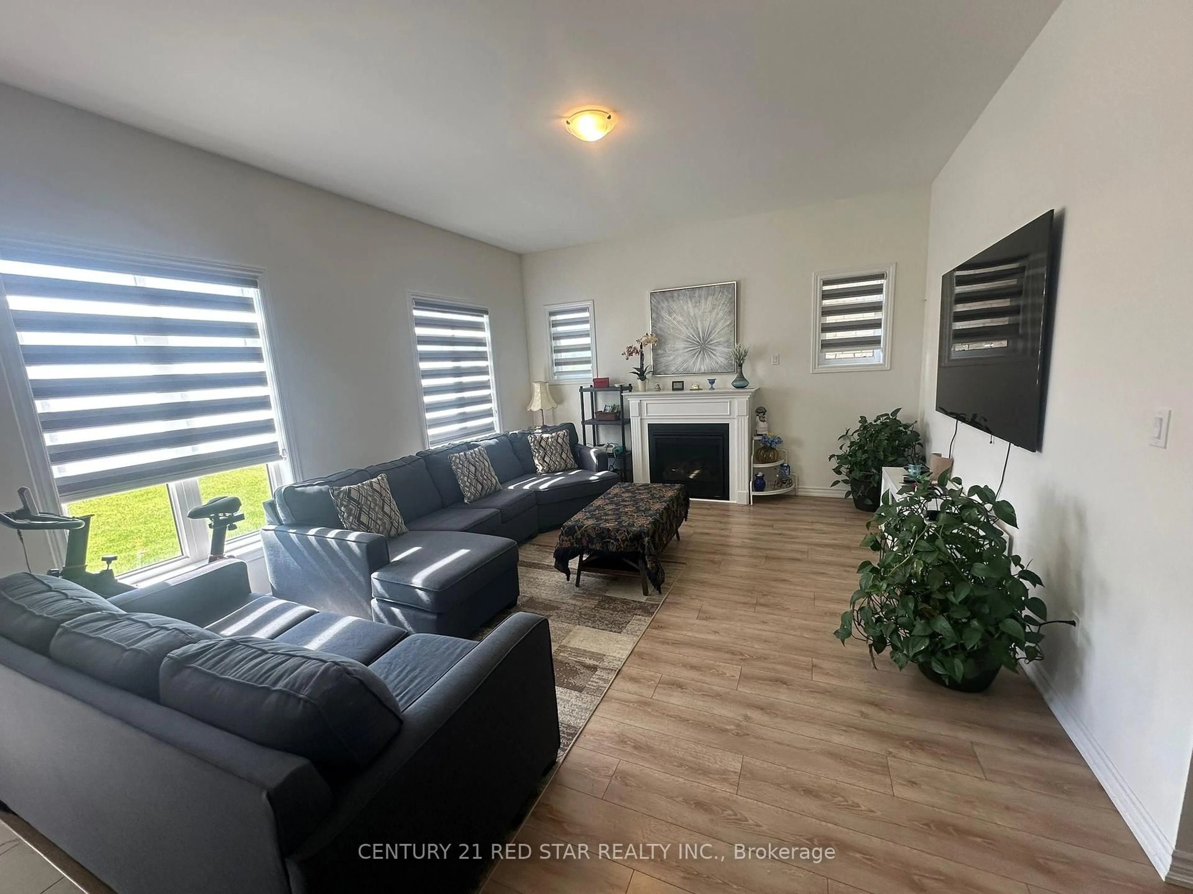 Living room with furniture, unknown for 781 Gilmour Cres, Shelburne Ontario L9V 3X2