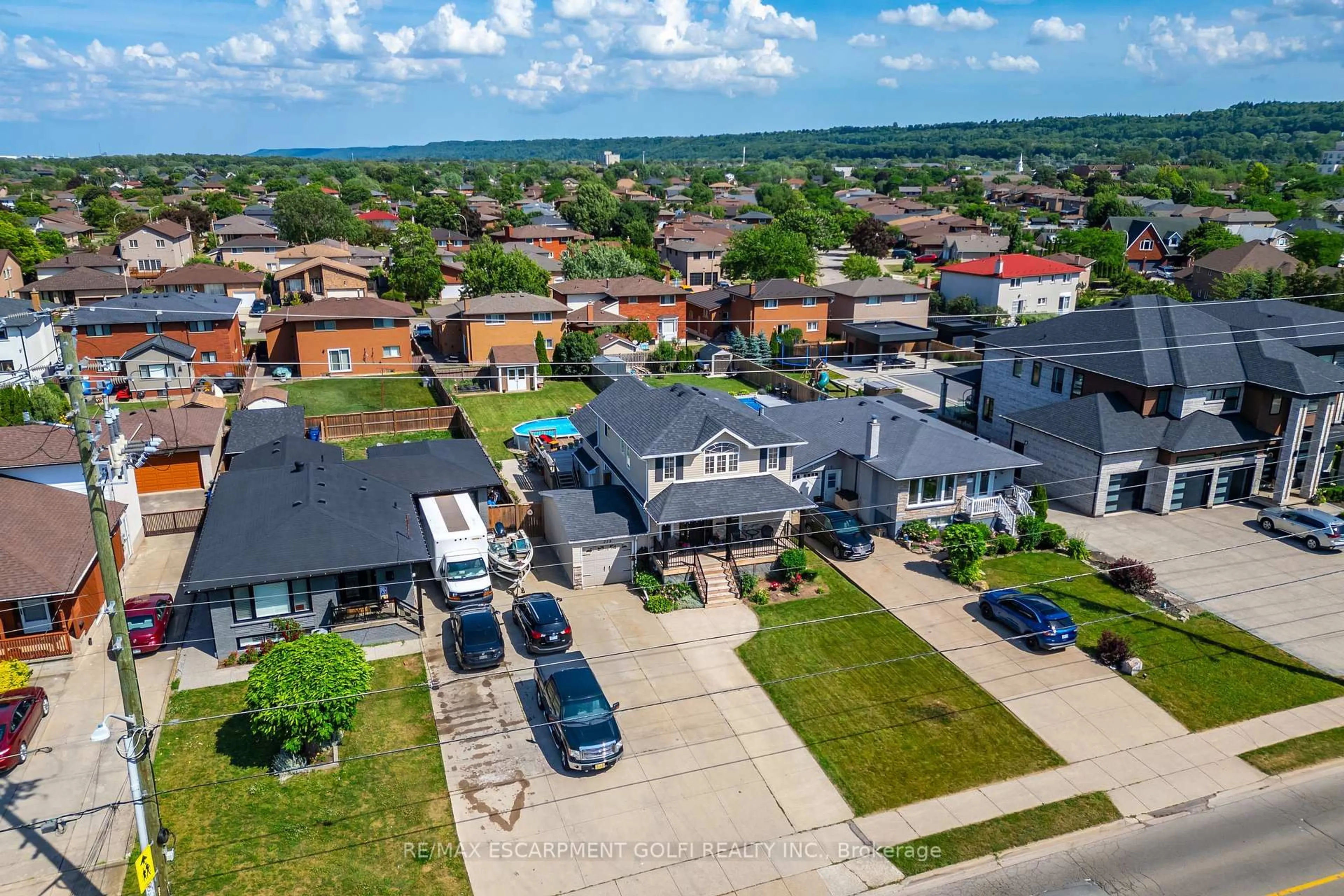 A pic from outside/outdoor area/front of a property/back of a property/a pic from drone, street for 228 Green Rd, Hamilton Ontario L8E 2A5