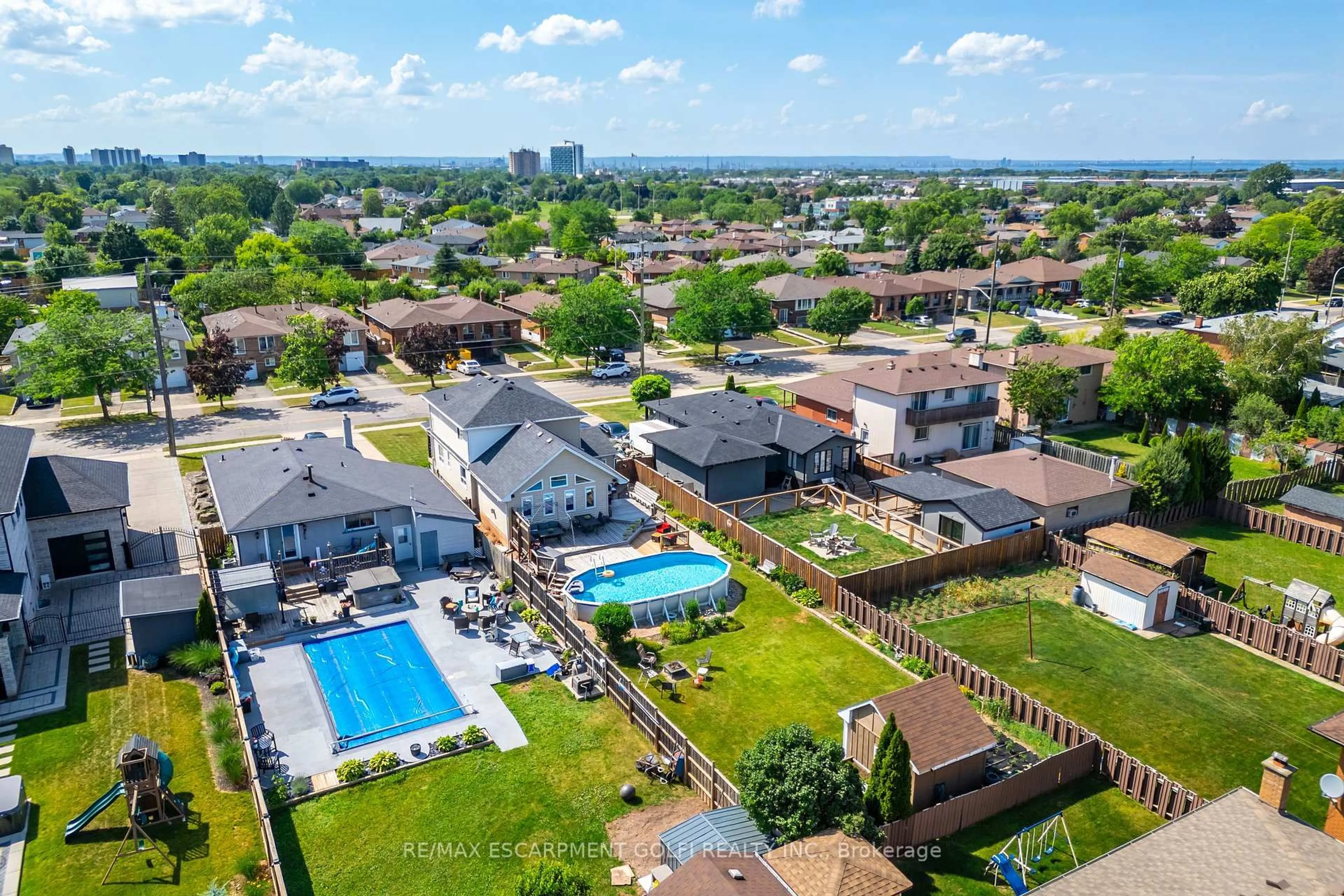 A pic from outside/outdoor area/front of a property/back of a property/a pic from drone, city buildings view from balcony for 228 Green Rd, Hamilton Ontario L8E 2A5