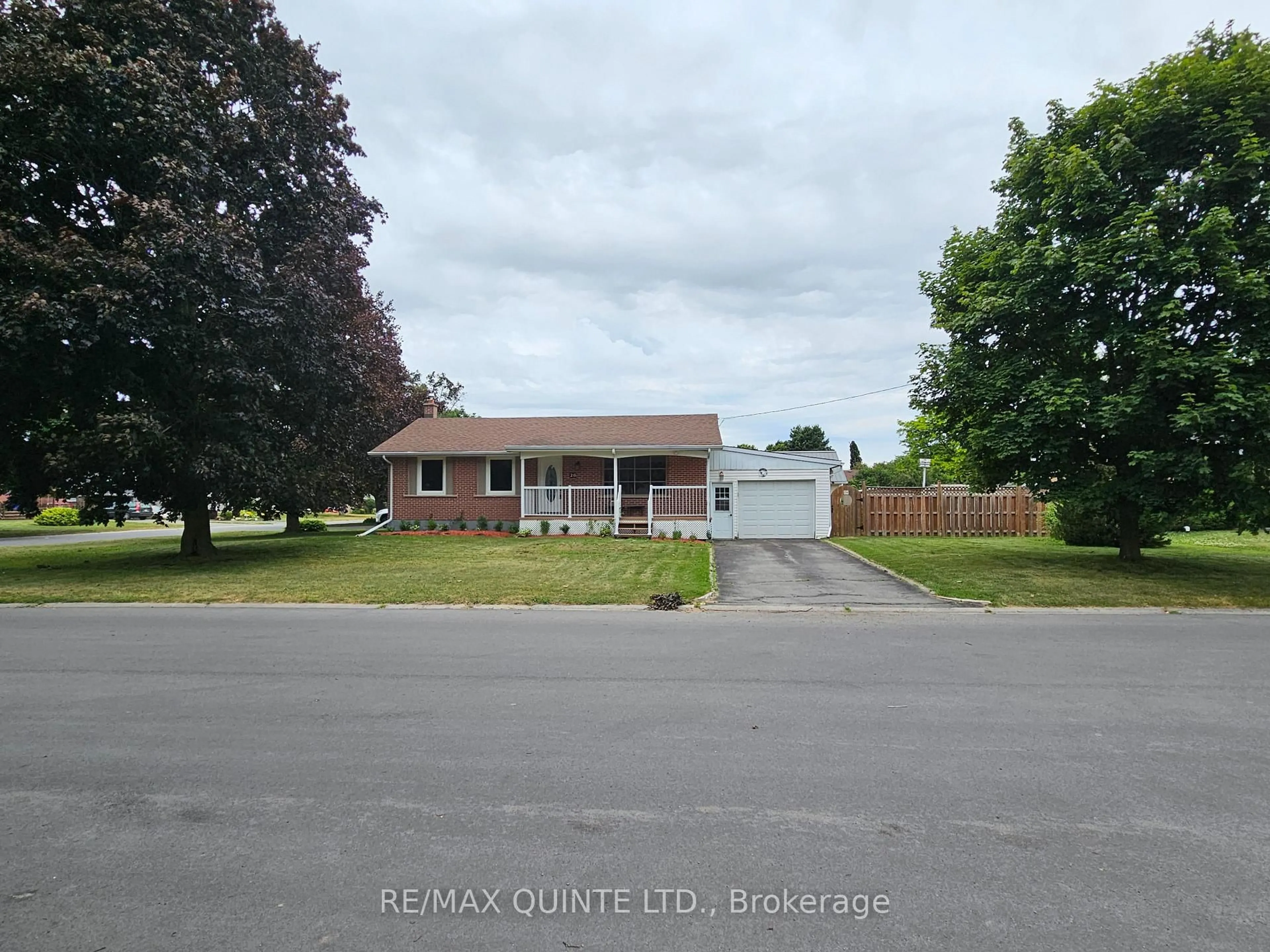 A pic from outside/outdoor area/front of a property/back of a property/a pic from drone, street for 26 Stavebank Rd, Belleville Ontario K8P 2N6