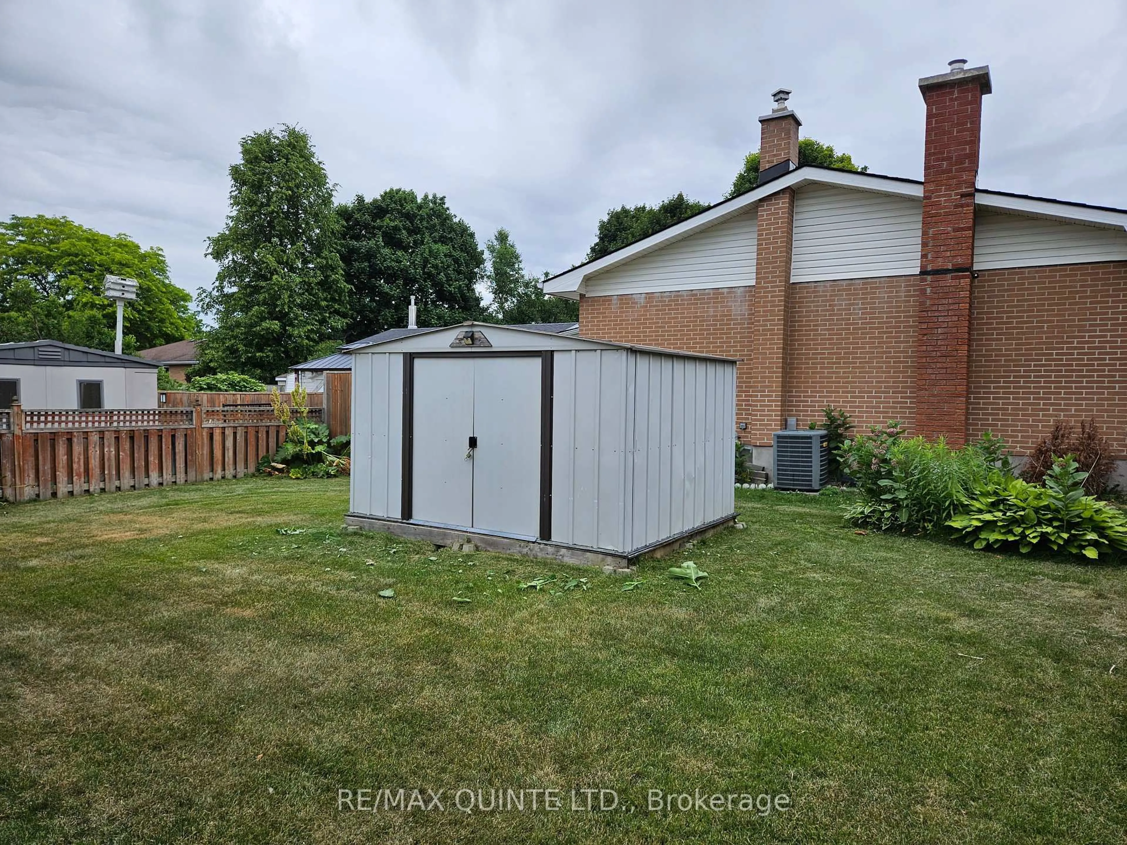 Shed for 26 Stavebank Rd, Belleville Ontario K8P 2N6