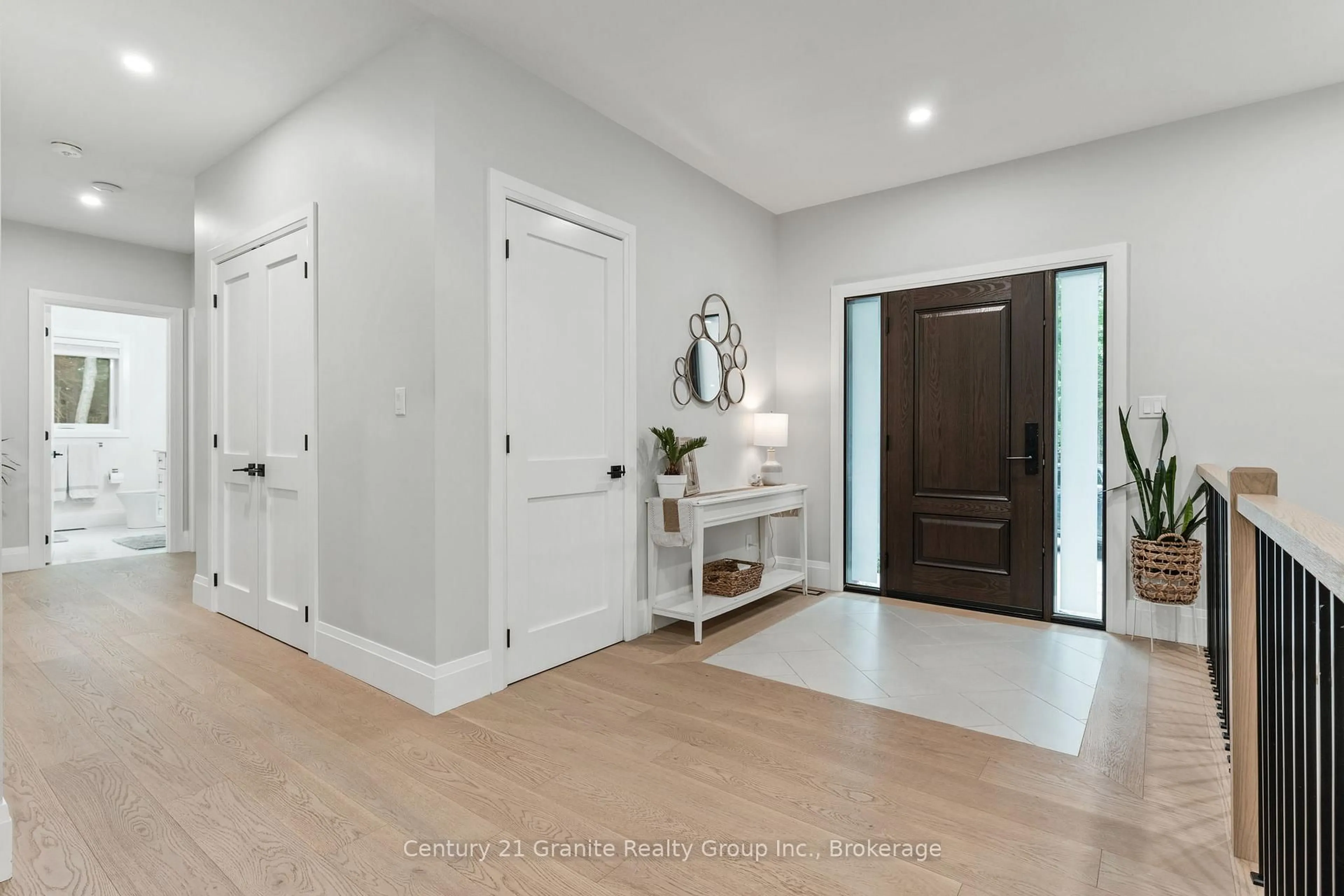 Indoor entryway for 1459 Wigamog Rd, Minden Hills Ontario K0M 2K0