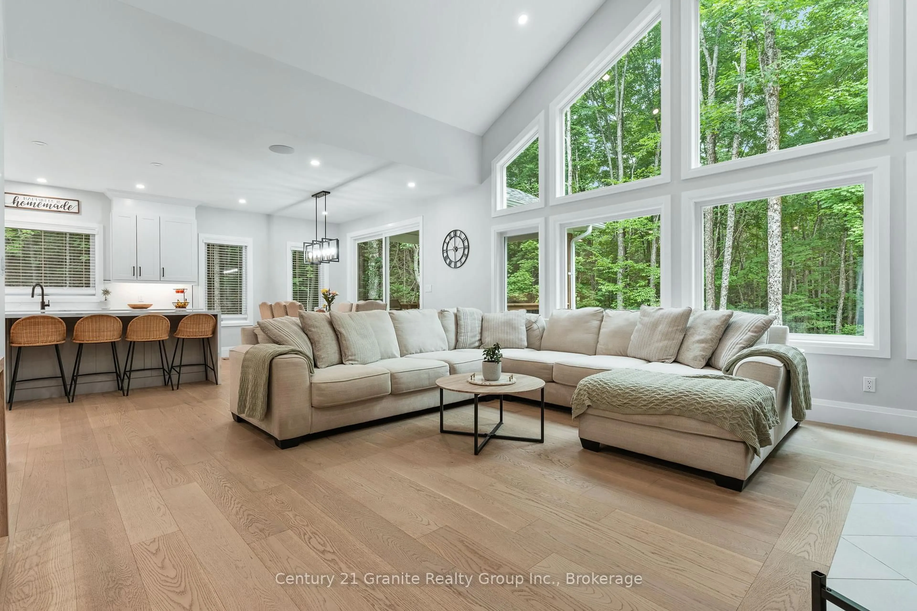 Living room with furniture, unknown for 1459 Wigamog Rd, Minden Hills Ontario K0M 2K0