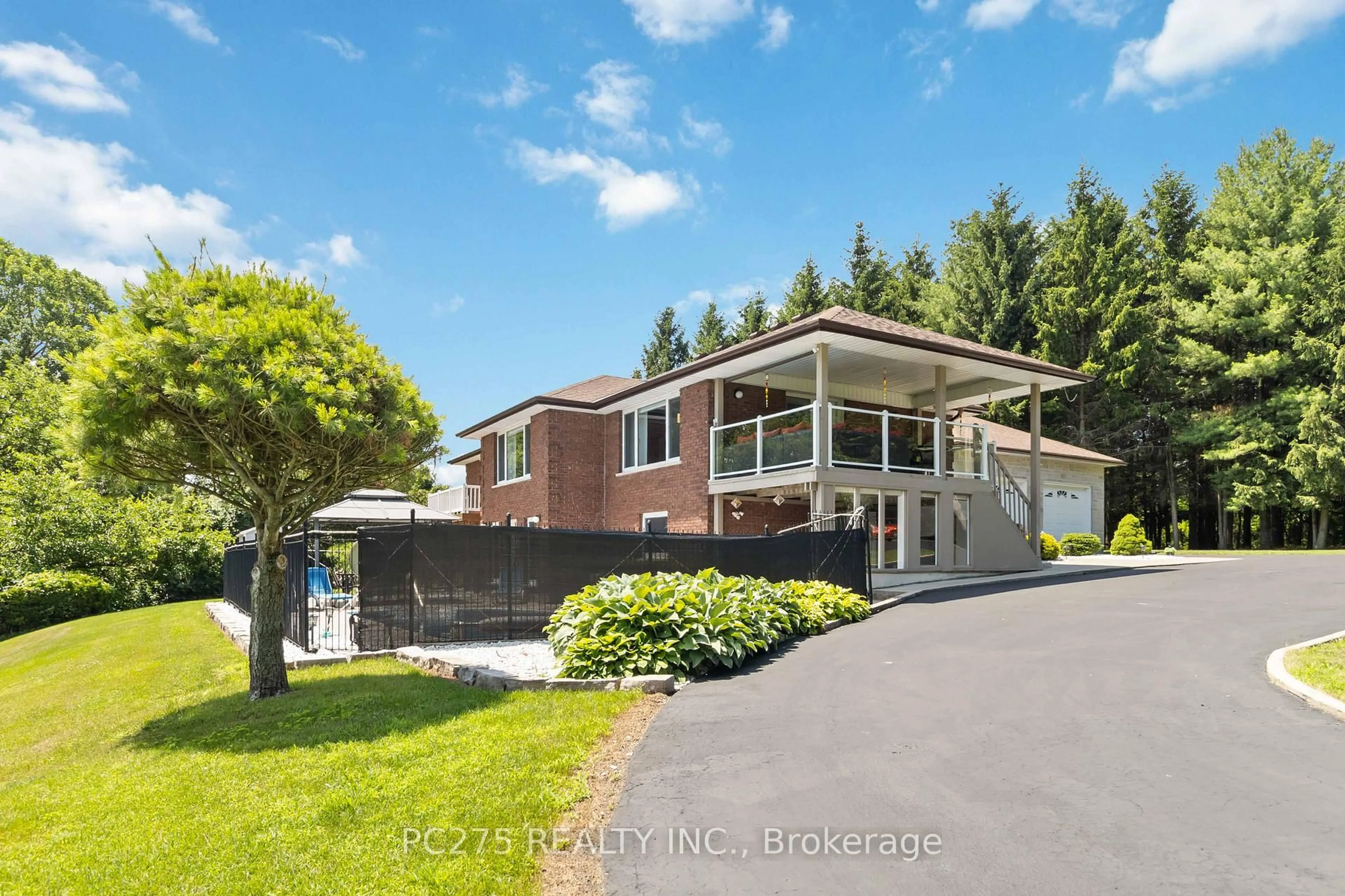 A pic from outside/outdoor area/front of a property/back of a property/a pic from drone, unknown for 276 Mechanic St, Norfolk Ontario N0E 1Y0