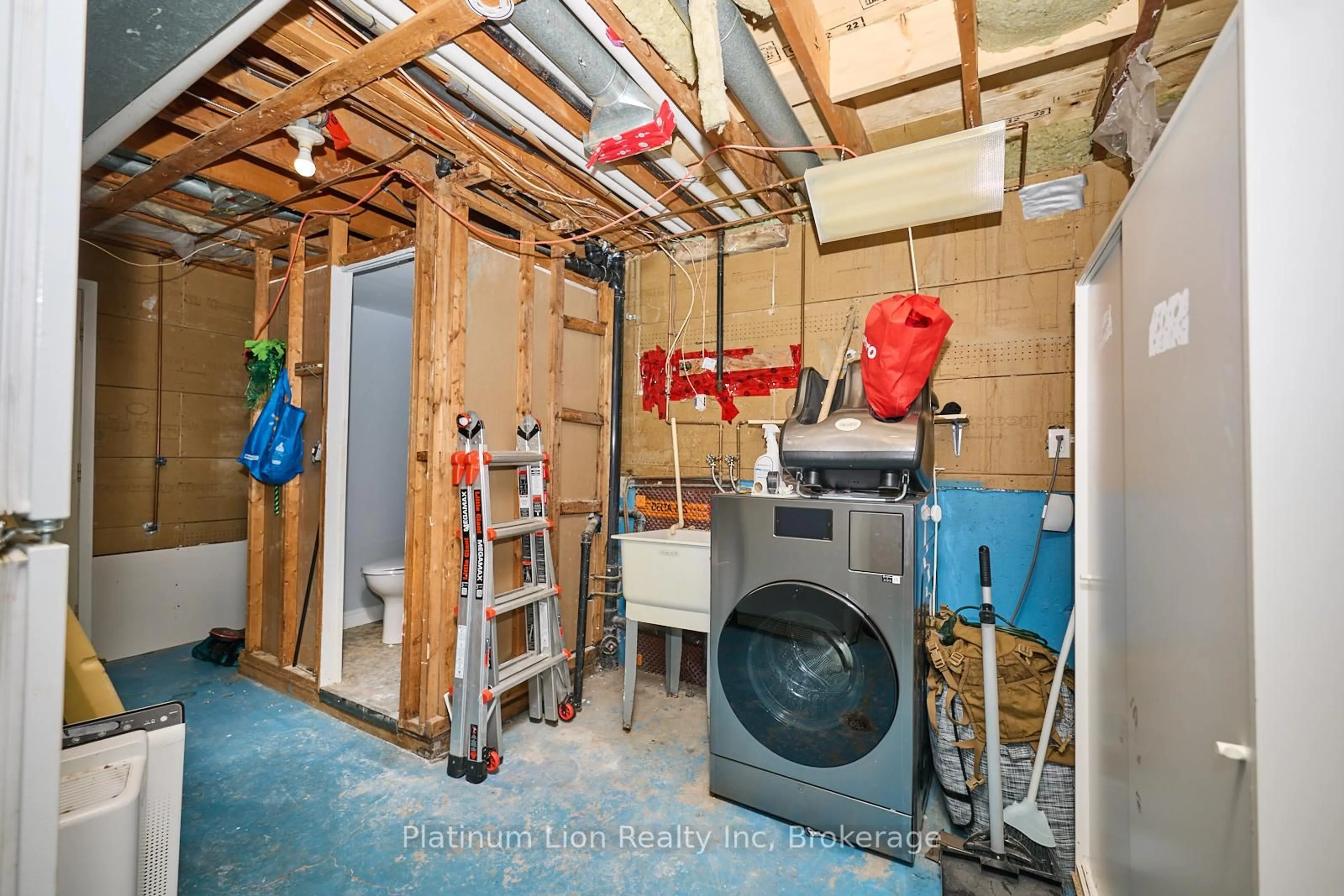 Laundry room for 1 Samuel Crt, St. Catharines Ontario L2M 6M1