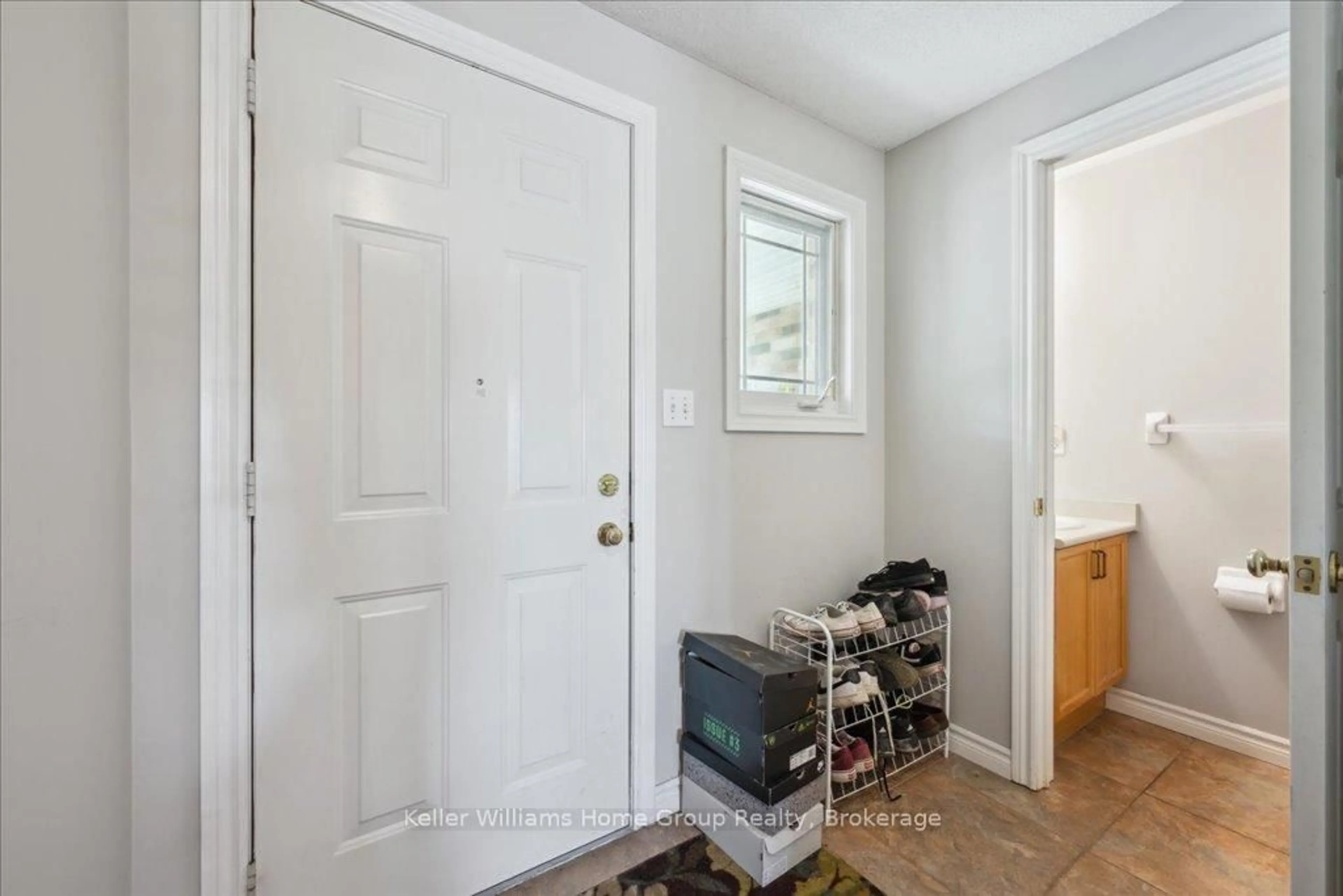 Indoor entryway for 92 Rodgers Rd, Guelph Ontario N1G 4Z5