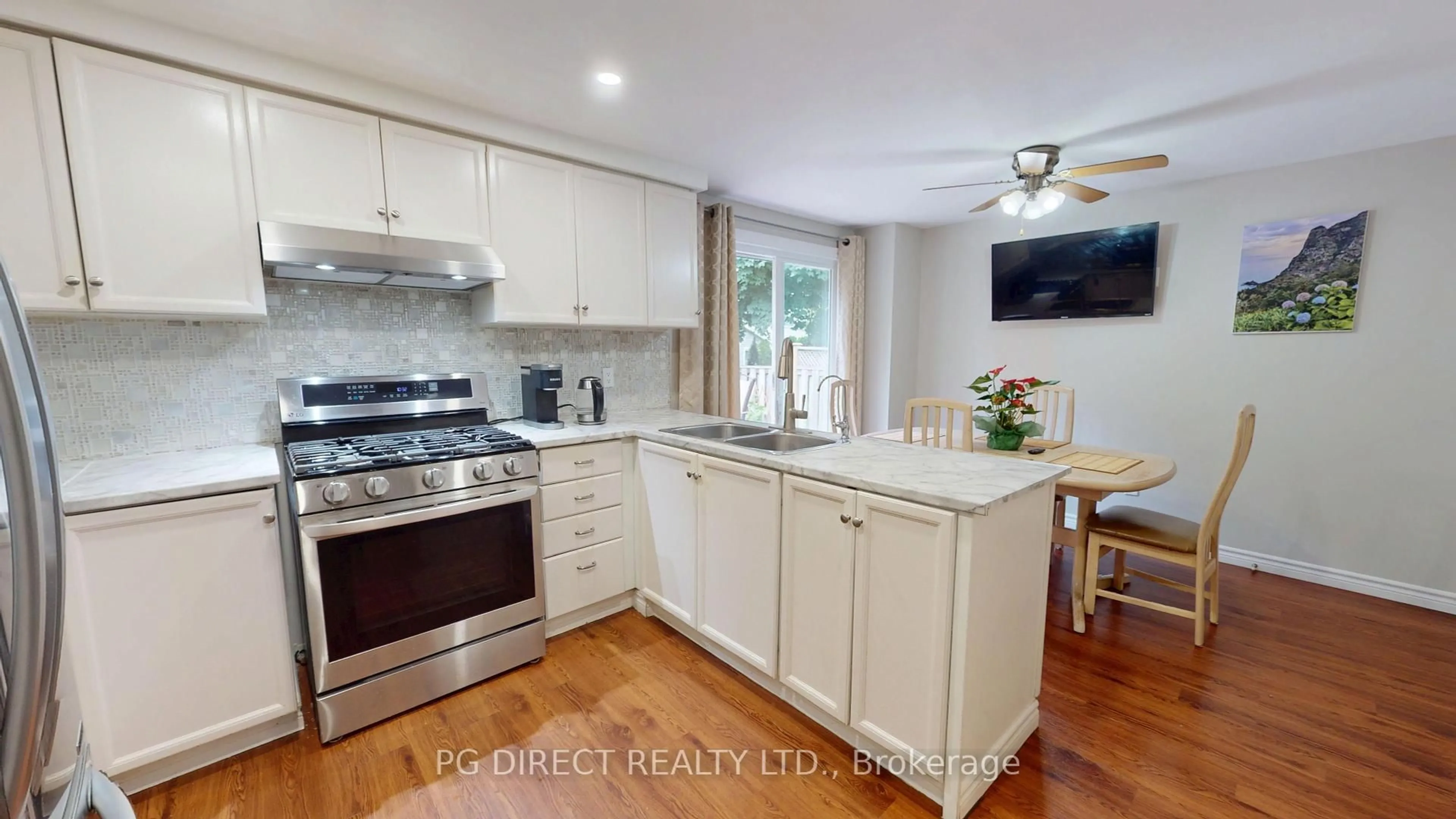 Open concept kitchen, ceramic/tile floor for 300 Conservation Dr, Waterloo Ontario N2V 1V5