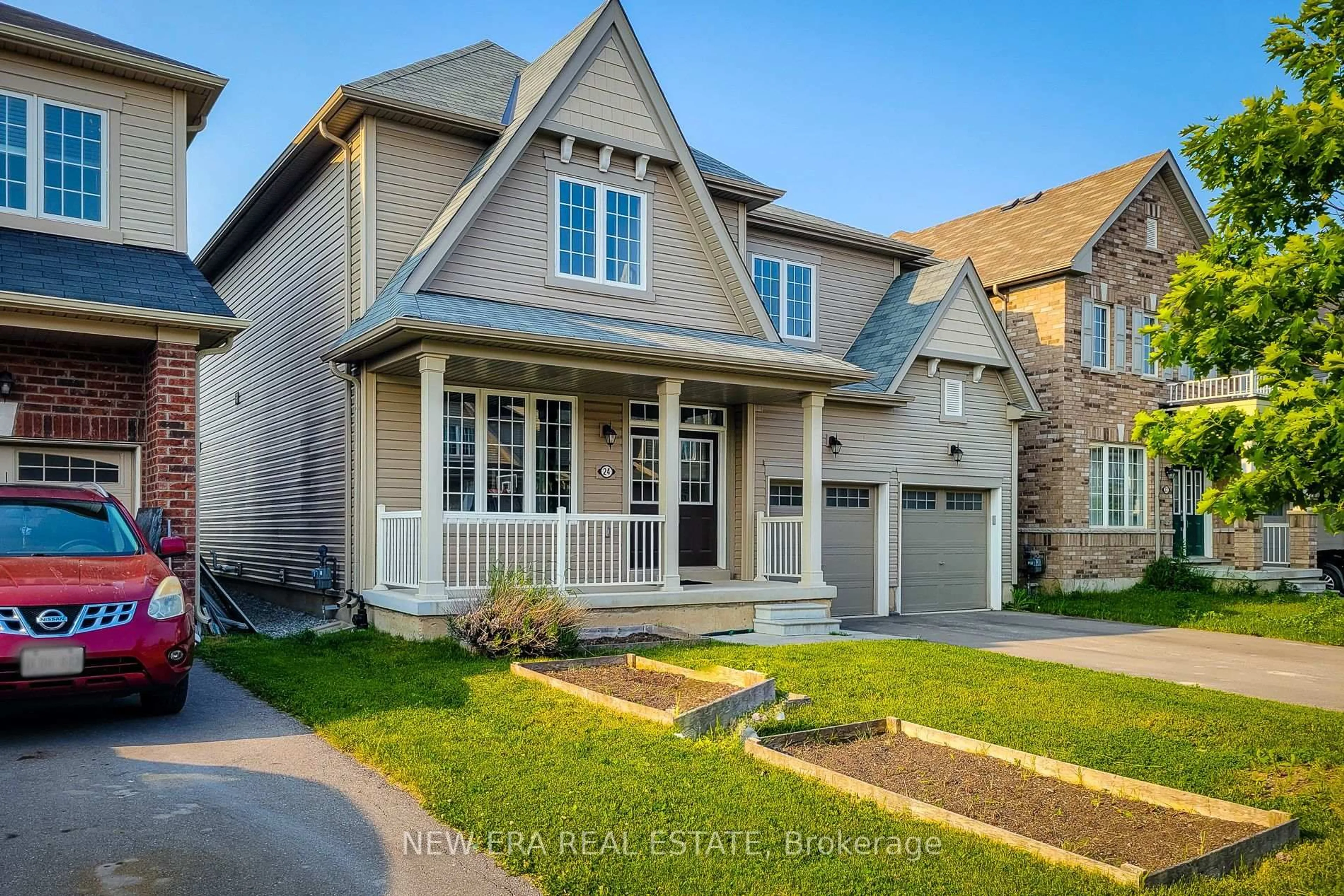 Home with brick exterior material, street for 24 Esther Cres, Thorold Ontario L3B 5N5