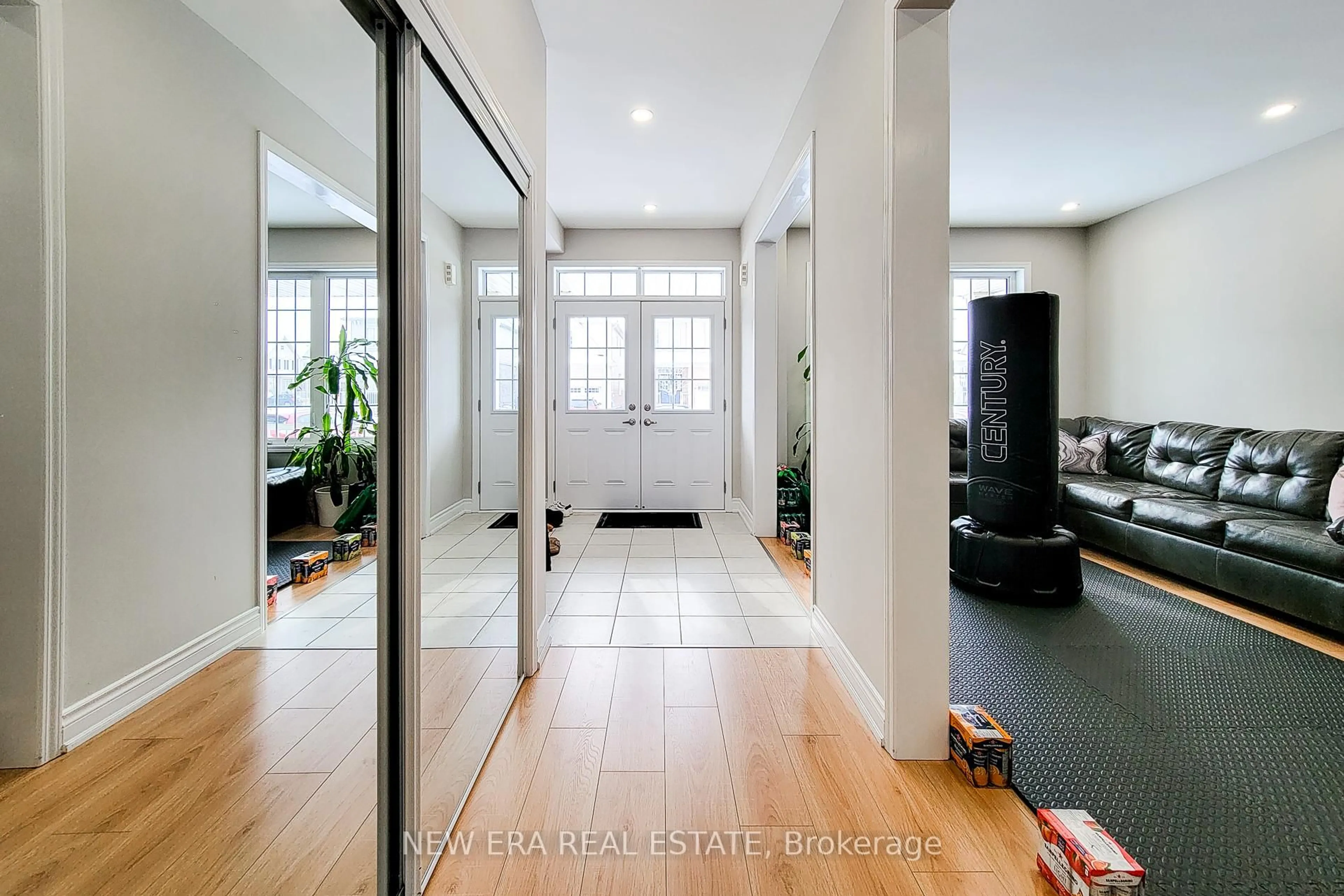Indoor entryway for 24 Esther Cres, Thorold Ontario L3B 5N5
