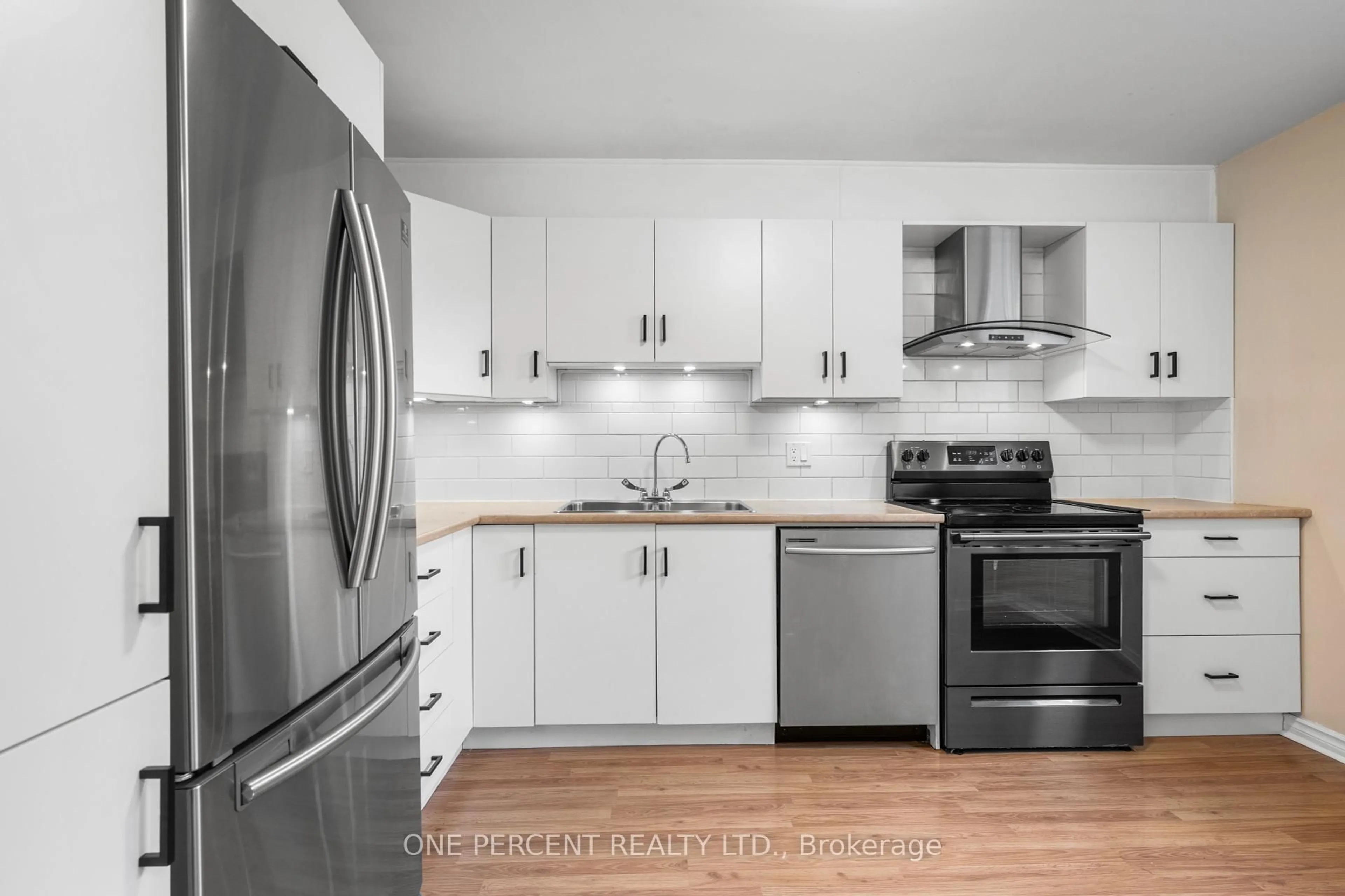 Standard kitchen, unknown for 122 McClintock Way, Ottawa Ontario K2L 2A4