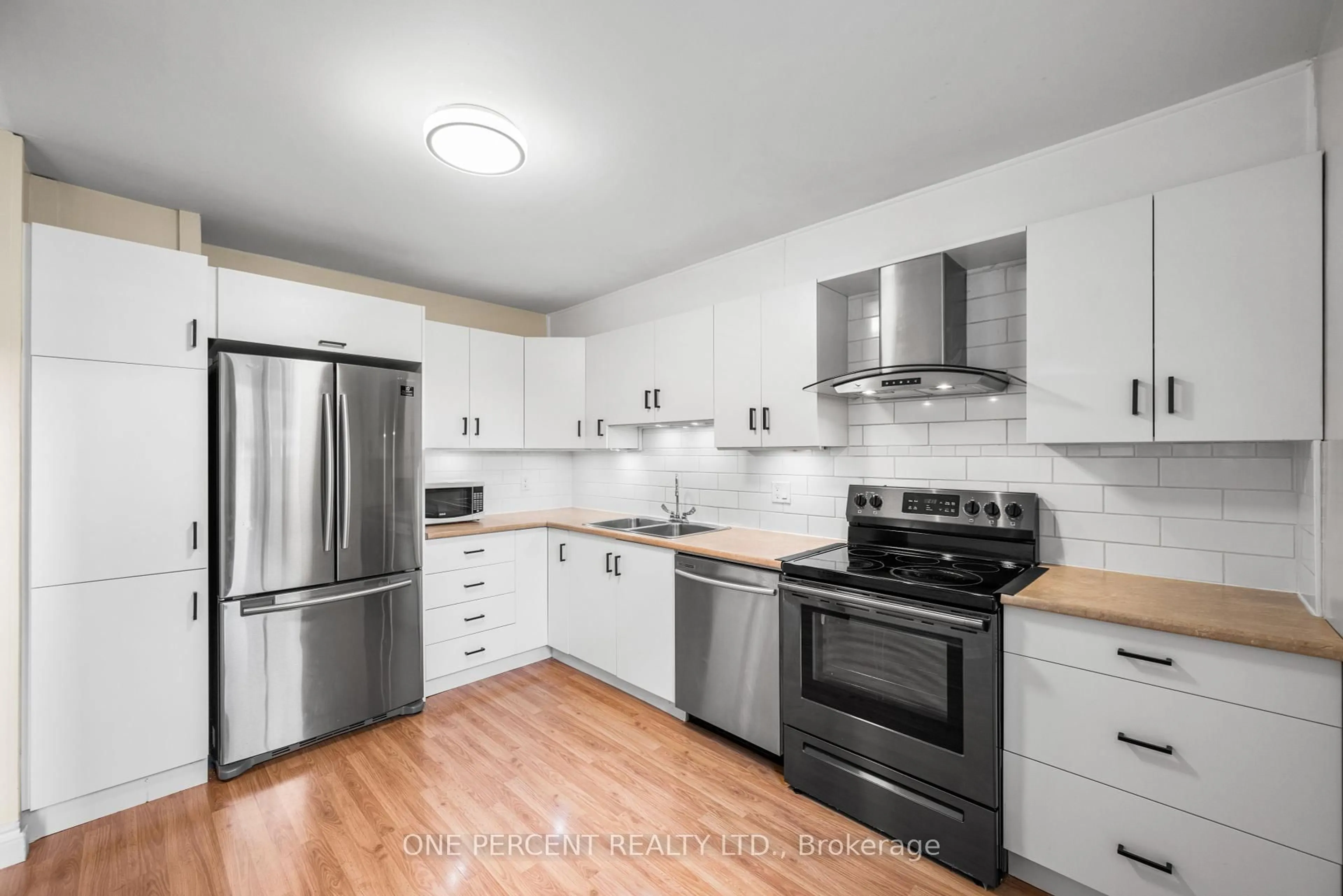 Standard kitchen, unknown for 122 McClintock Way, Ottawa Ontario K2L 2A4
